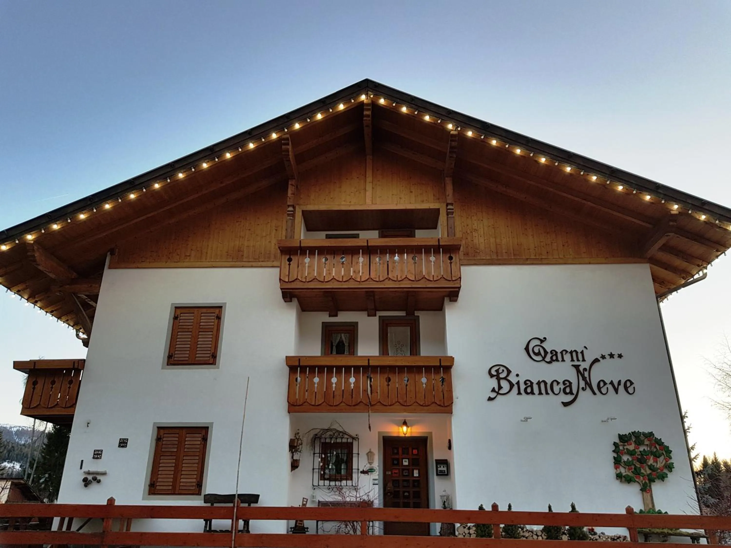 Facade/entrance in Garni Biancaneve Ruffrè-Mendola