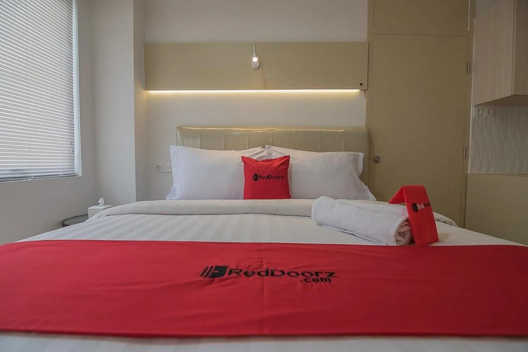 Bedroom, Bed in RedDoorz Apartment @ Sentul Tower