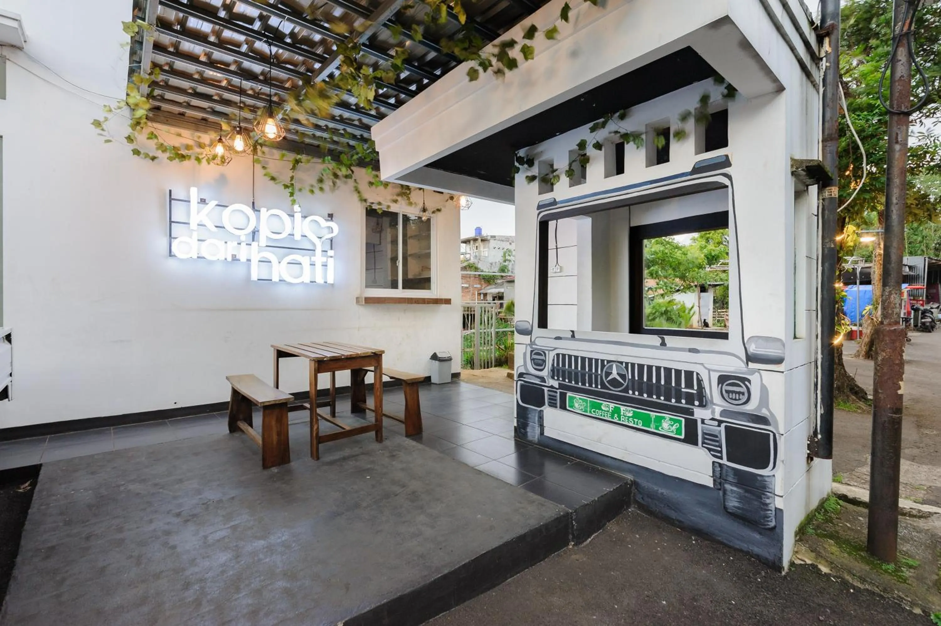 Property building in RedDoorz Syariah near Taman Air Mancur Bogor