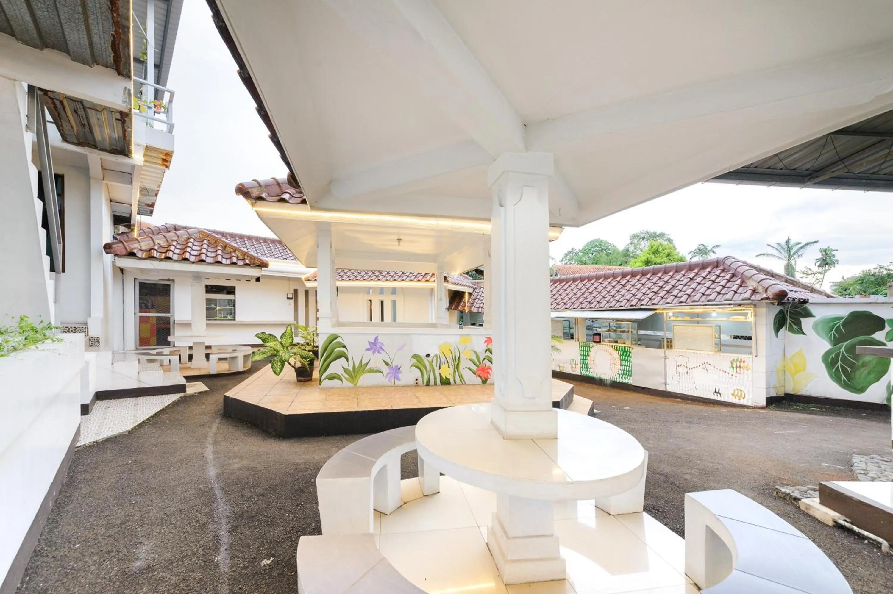 Property building in RedDoorz Syariah near Taman Air Mancur Bogor