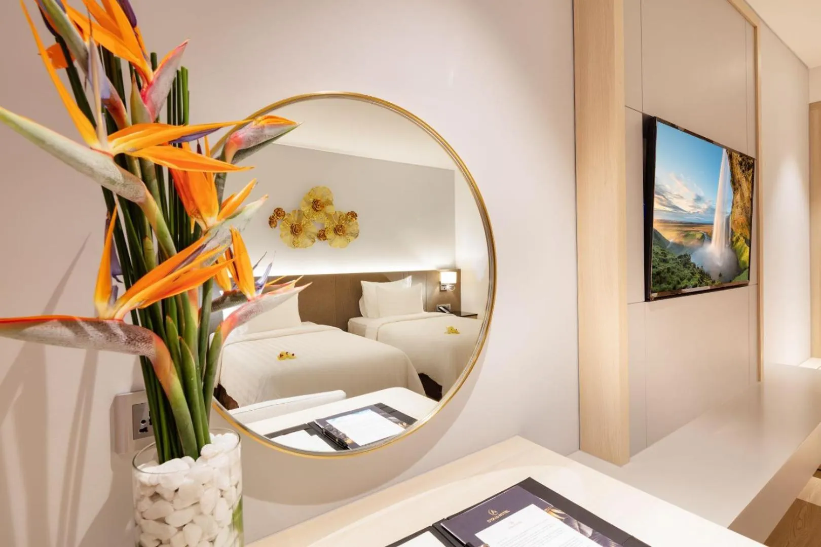 TV and multimedia, Bed in DQua Hotel