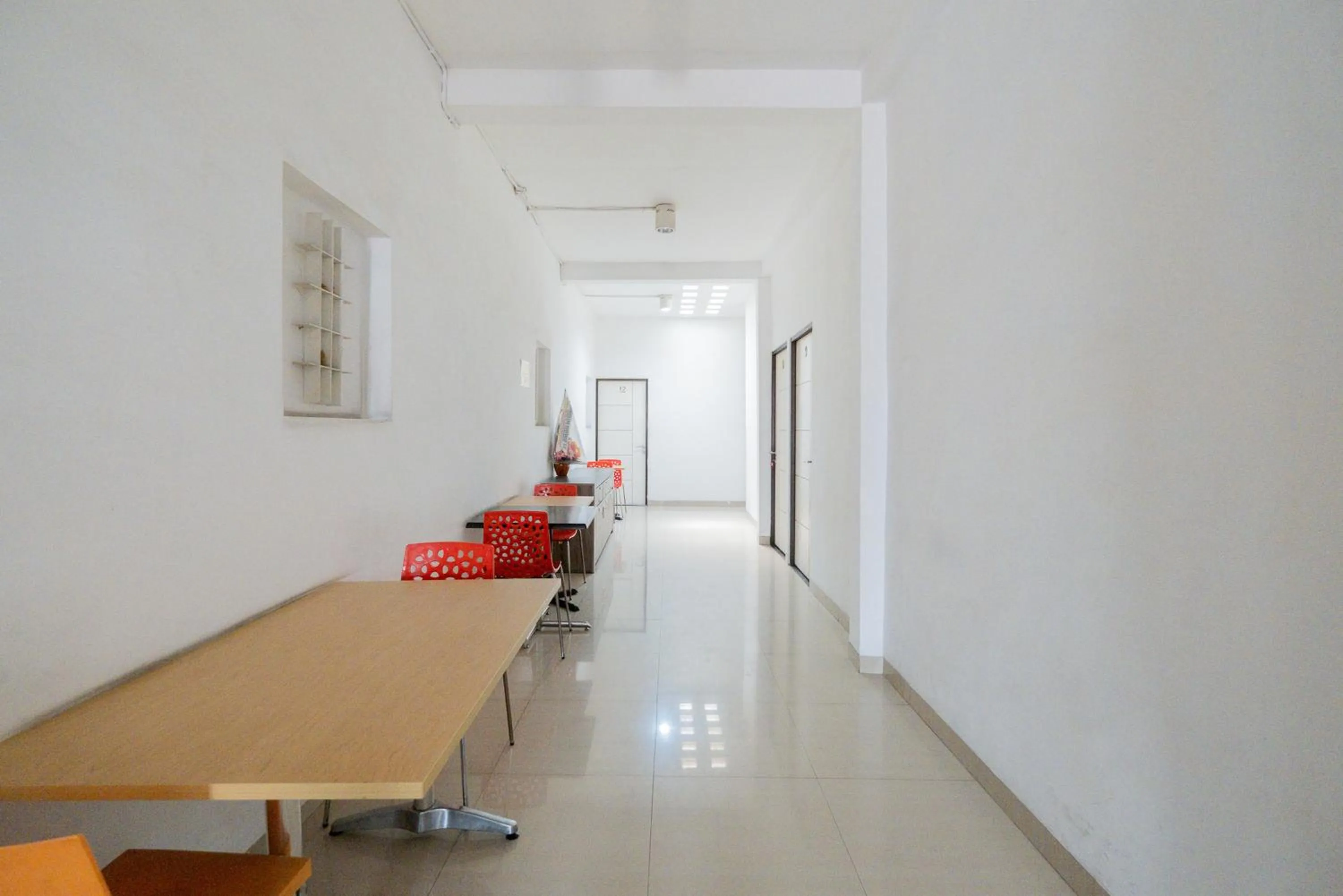 Property building in RedDoorz near Surabaya Town Square