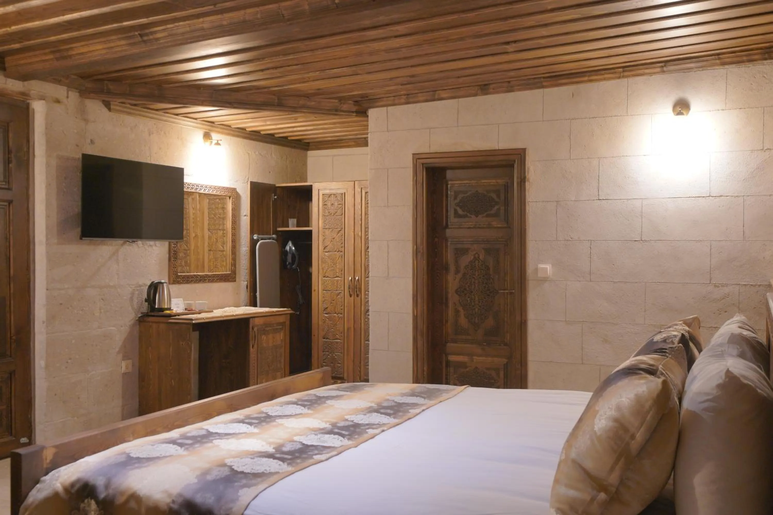 TV and multimedia, Bed in Goreme Valley Cave House