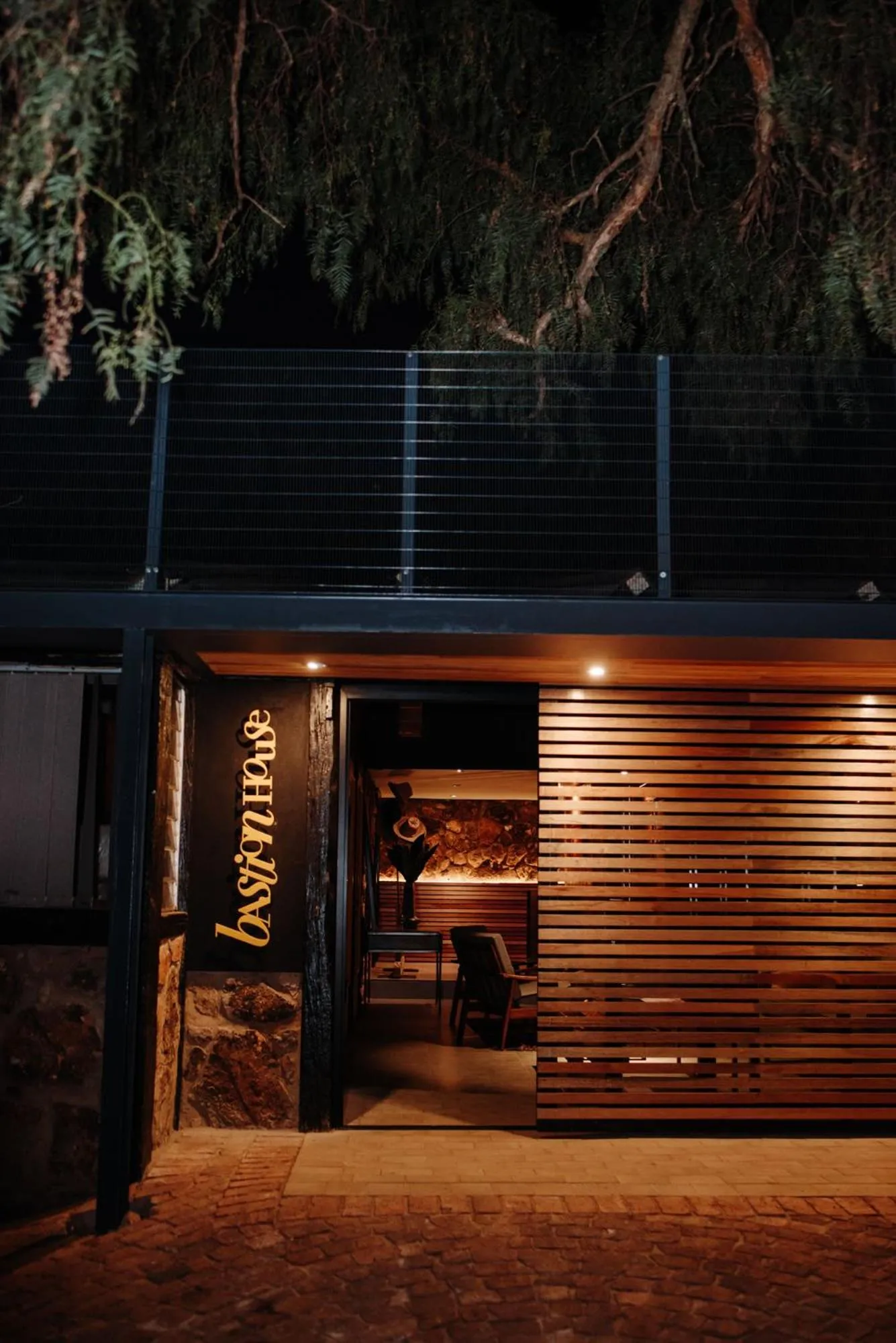 Facade/entrance in Bastion House
