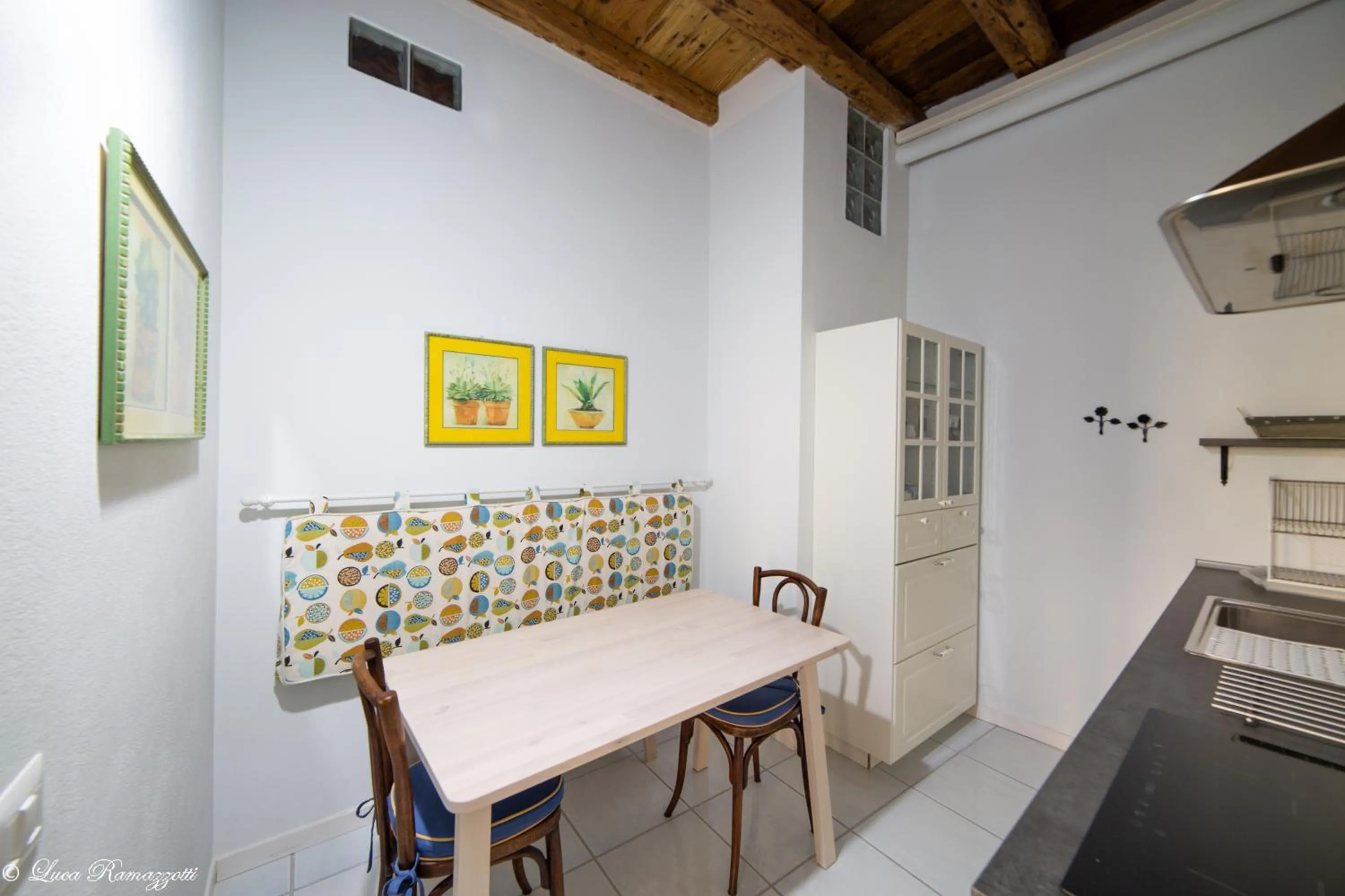 Kitchen or kitchenette in Janna 'e Mare