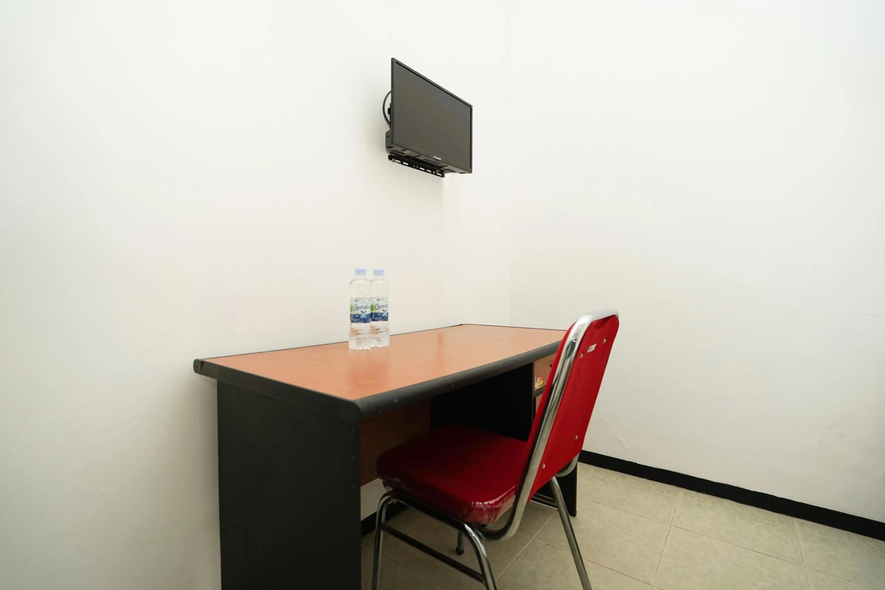 TV and multimedia in Merapi Inn Syariah by ecommerceloka