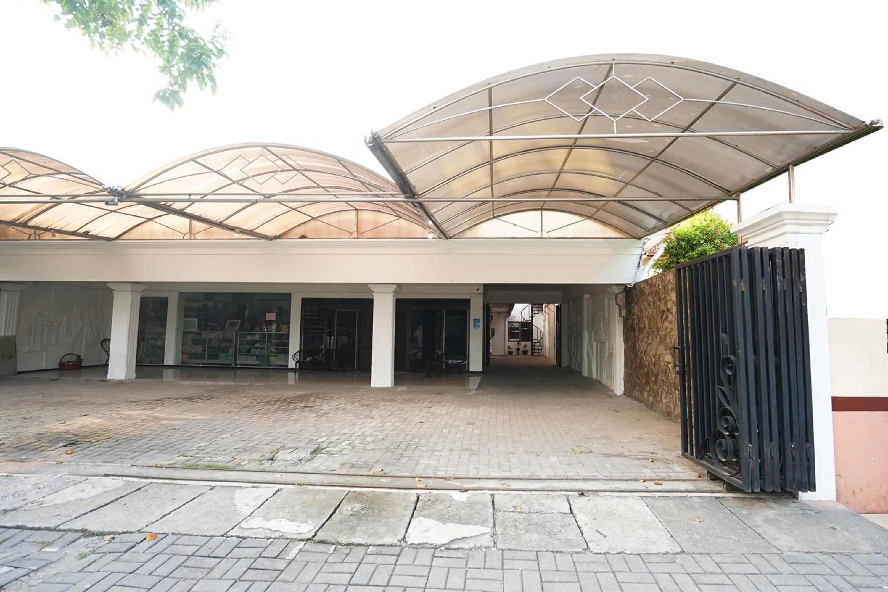 Facade/entrance in Merapi Inn Syariah by ecommerceloka