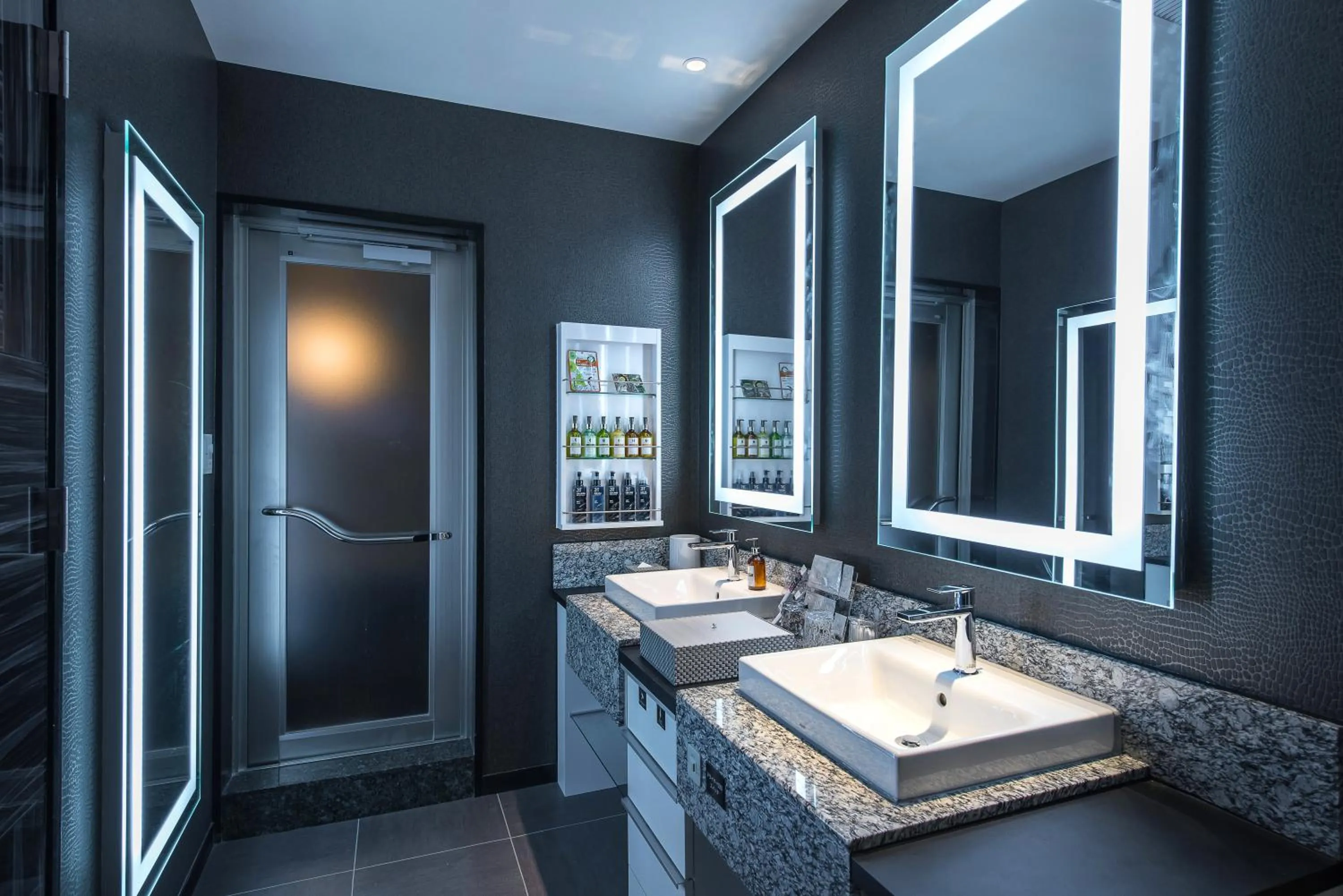 Decorative detail in HOTEL Dior7