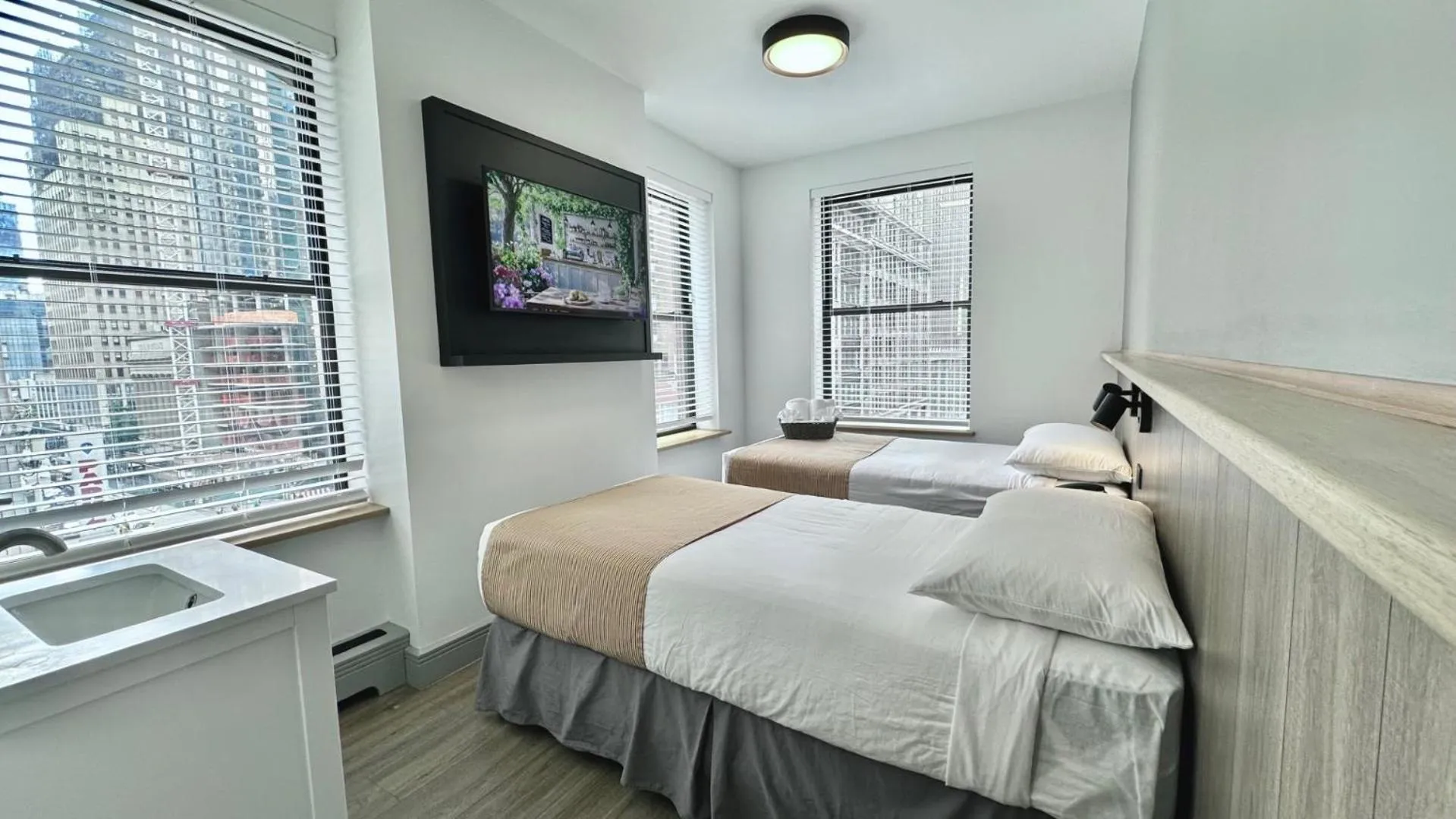 Bed in Americana Inn