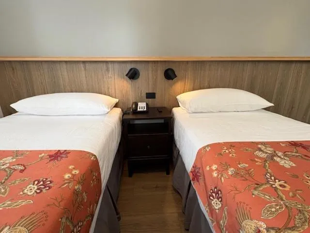 Bed in Americana Inn