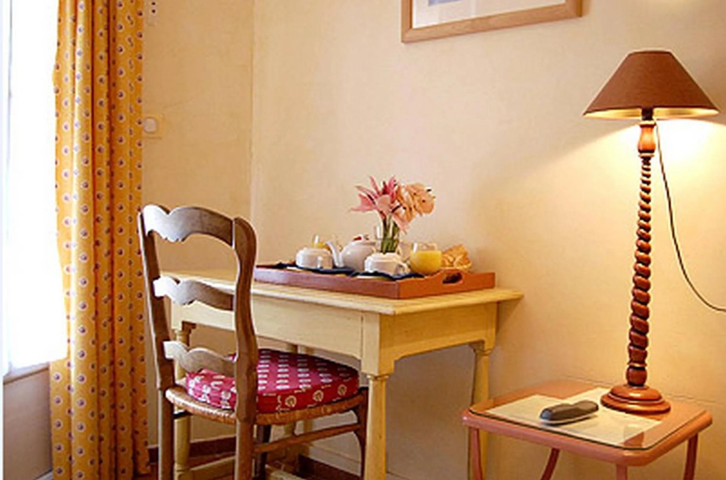 Decorative detail in Auberge des Glycines