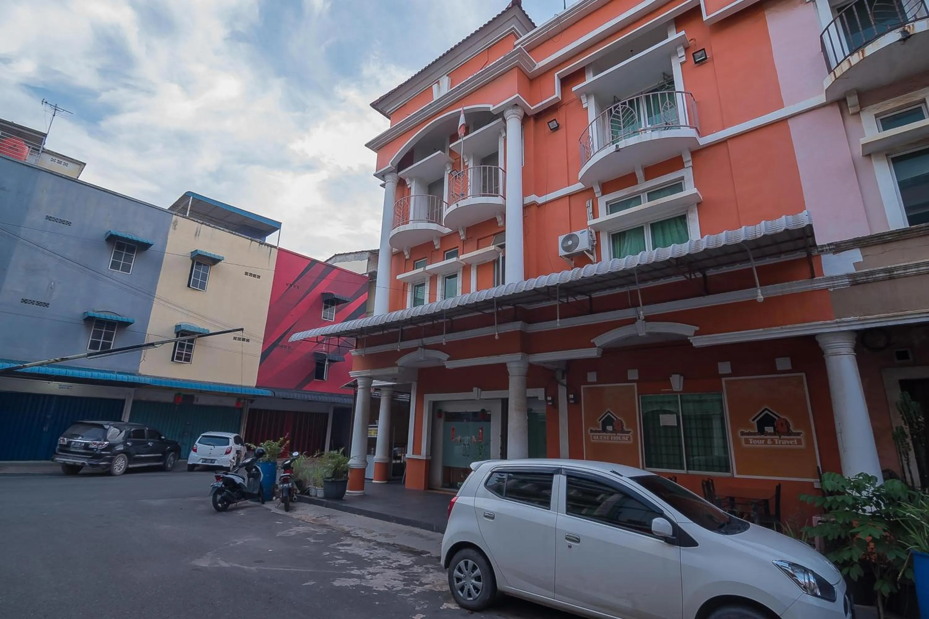 Property building in RedDoorz @ Batam Center 2