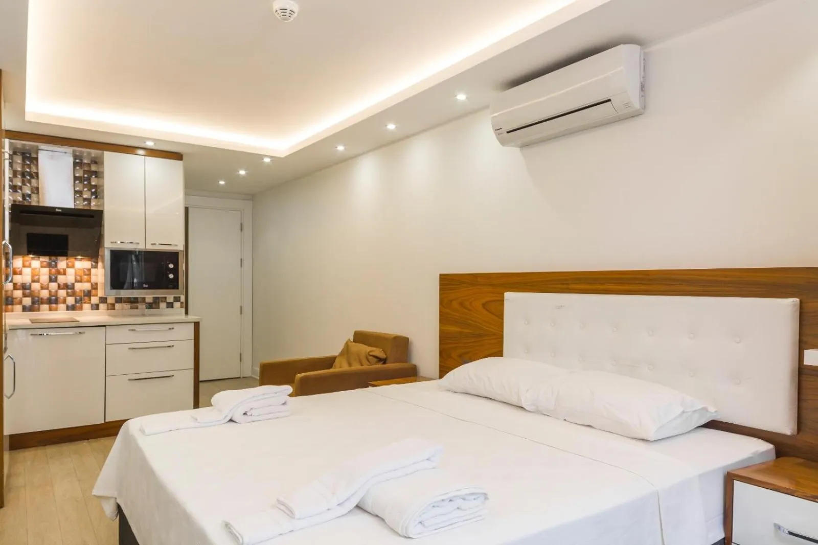 Photo of the whole room, Bed in TEMA LARA APART