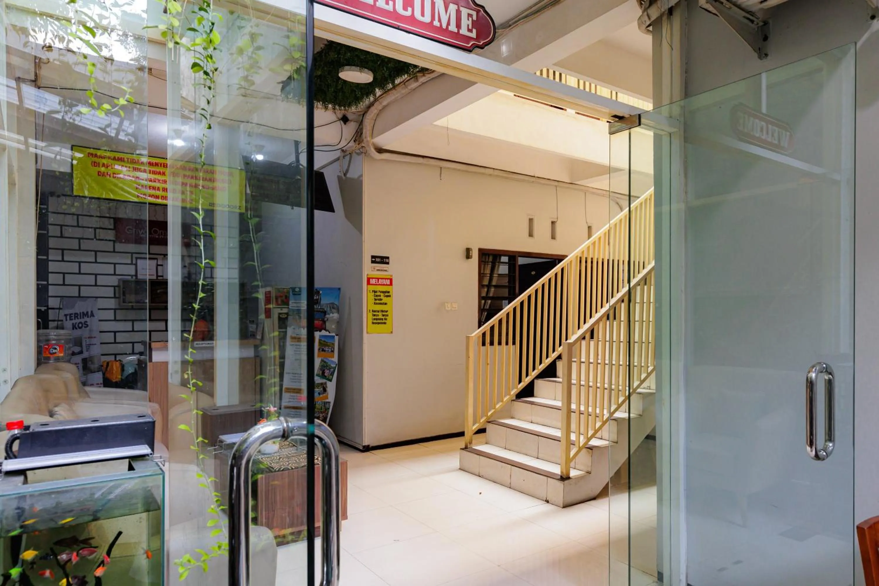 RedDoorz Plus near Malang Town Square