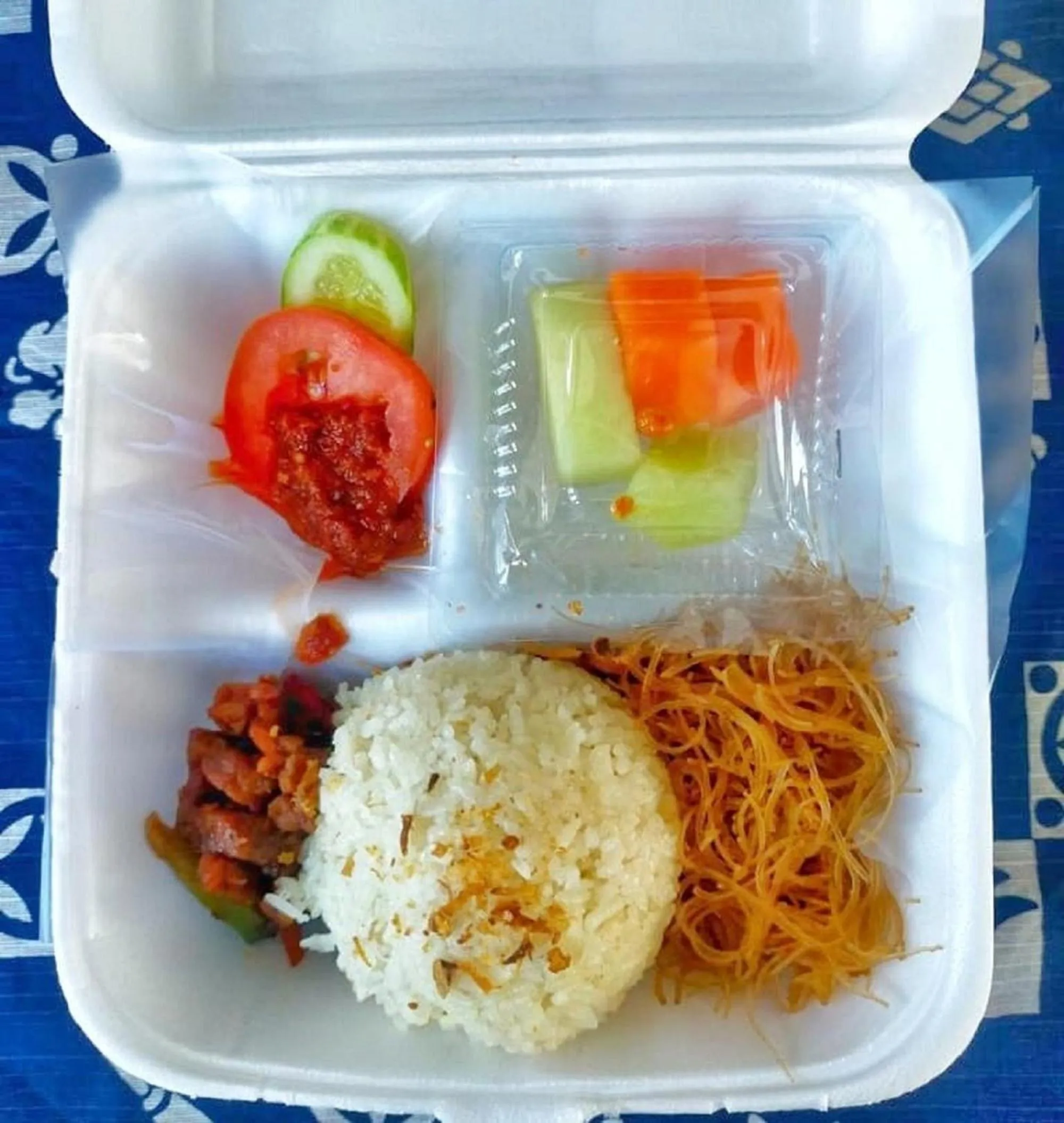 Breakfast in Urbanest Inn House Slipi