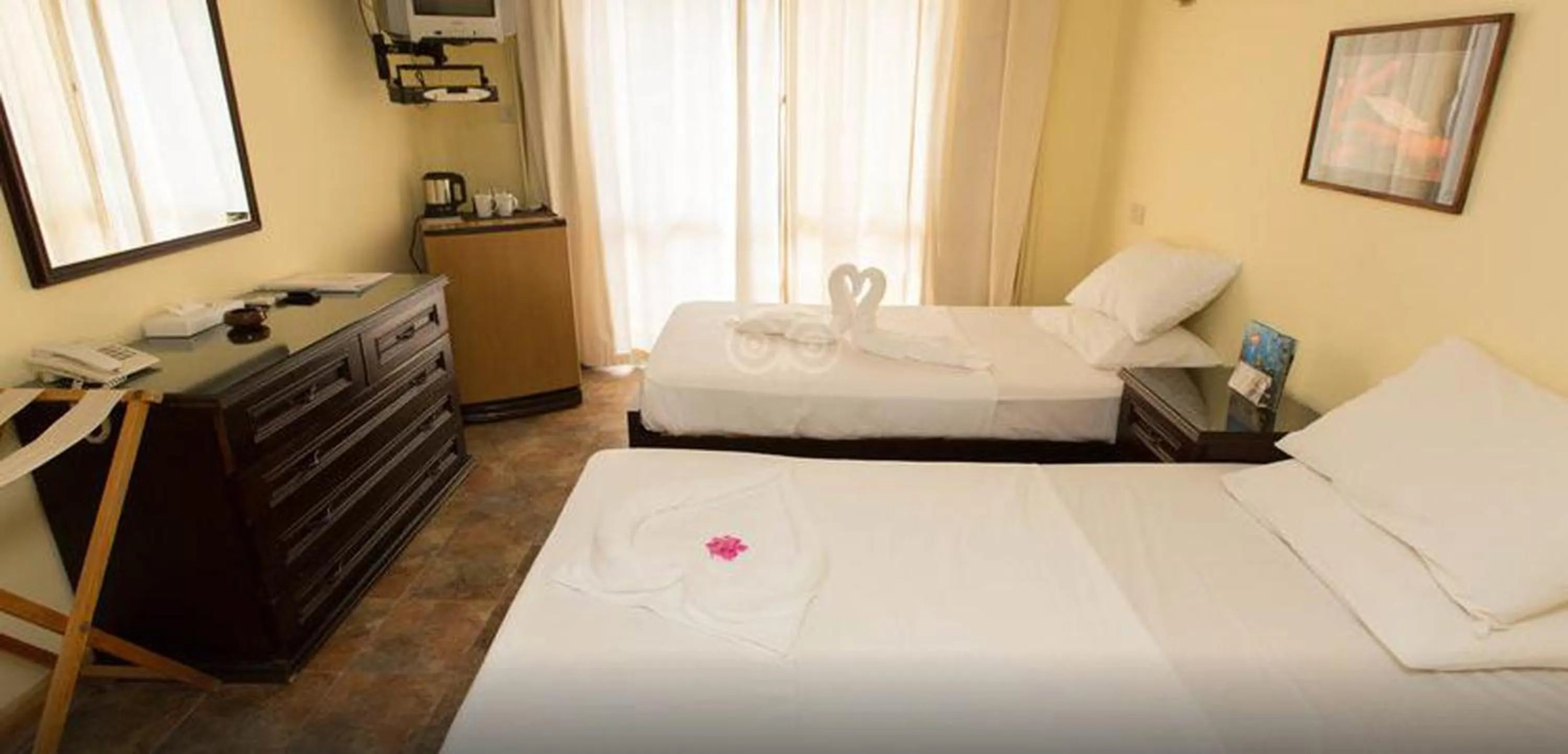 Day, Bed in Oonas Dive Club