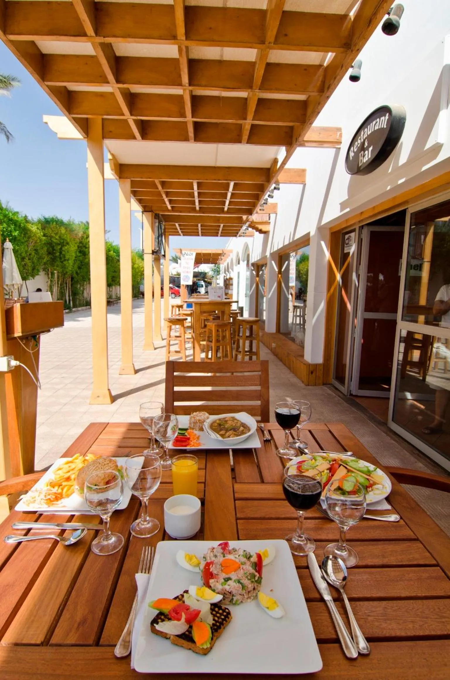 Breakfast in Oonas Dive Club