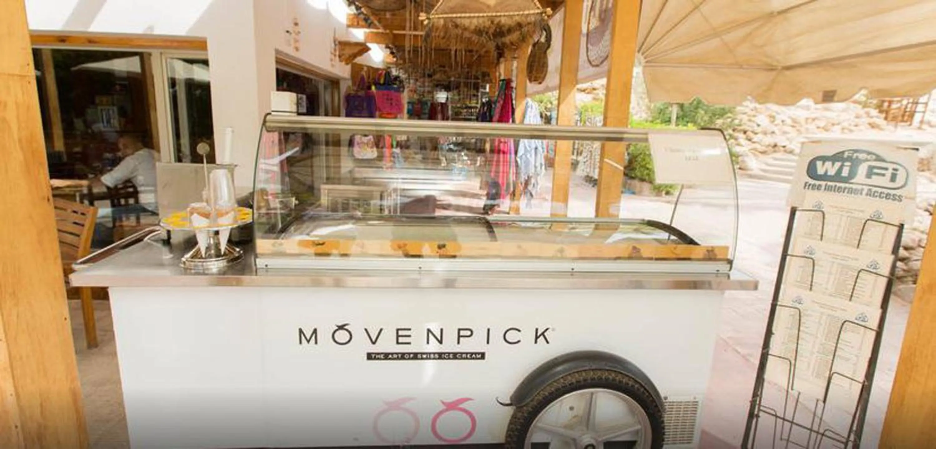 Day in Oonas Dive Club