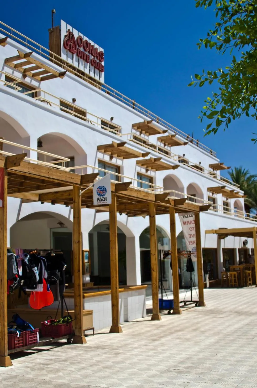 Property building in Oonas Dive Club