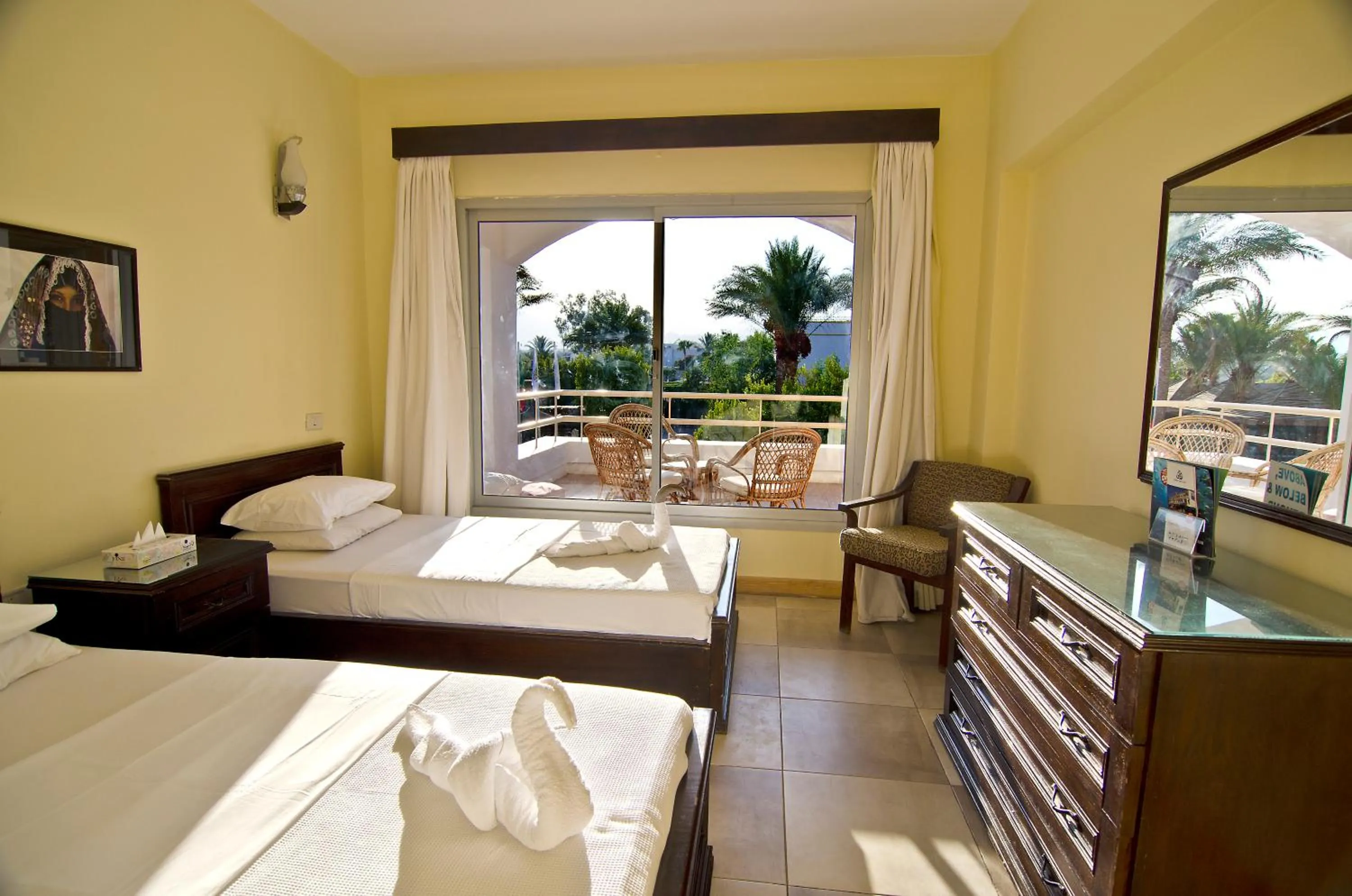 Day, Bed in Oonas Dive Club