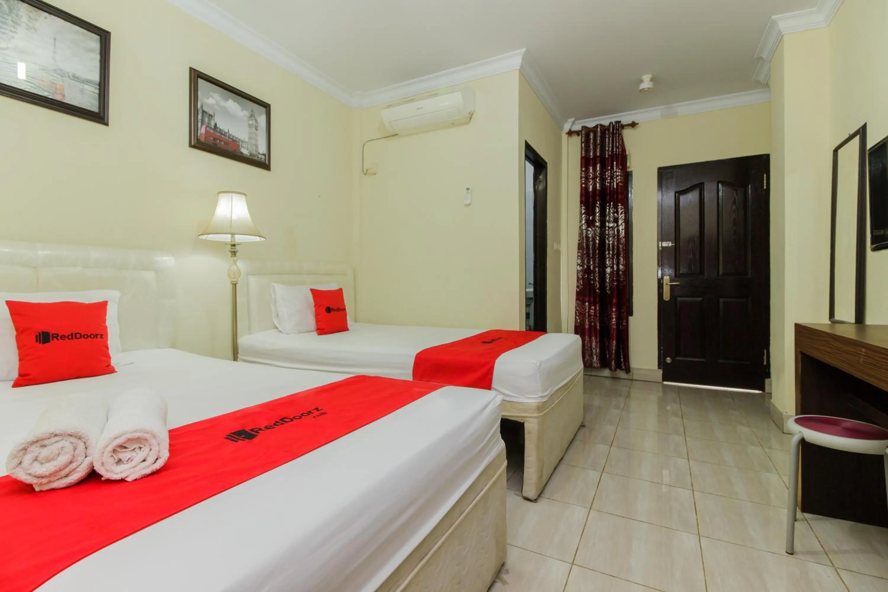 Bed in RedDoorz @ Malalayang 2 Manado