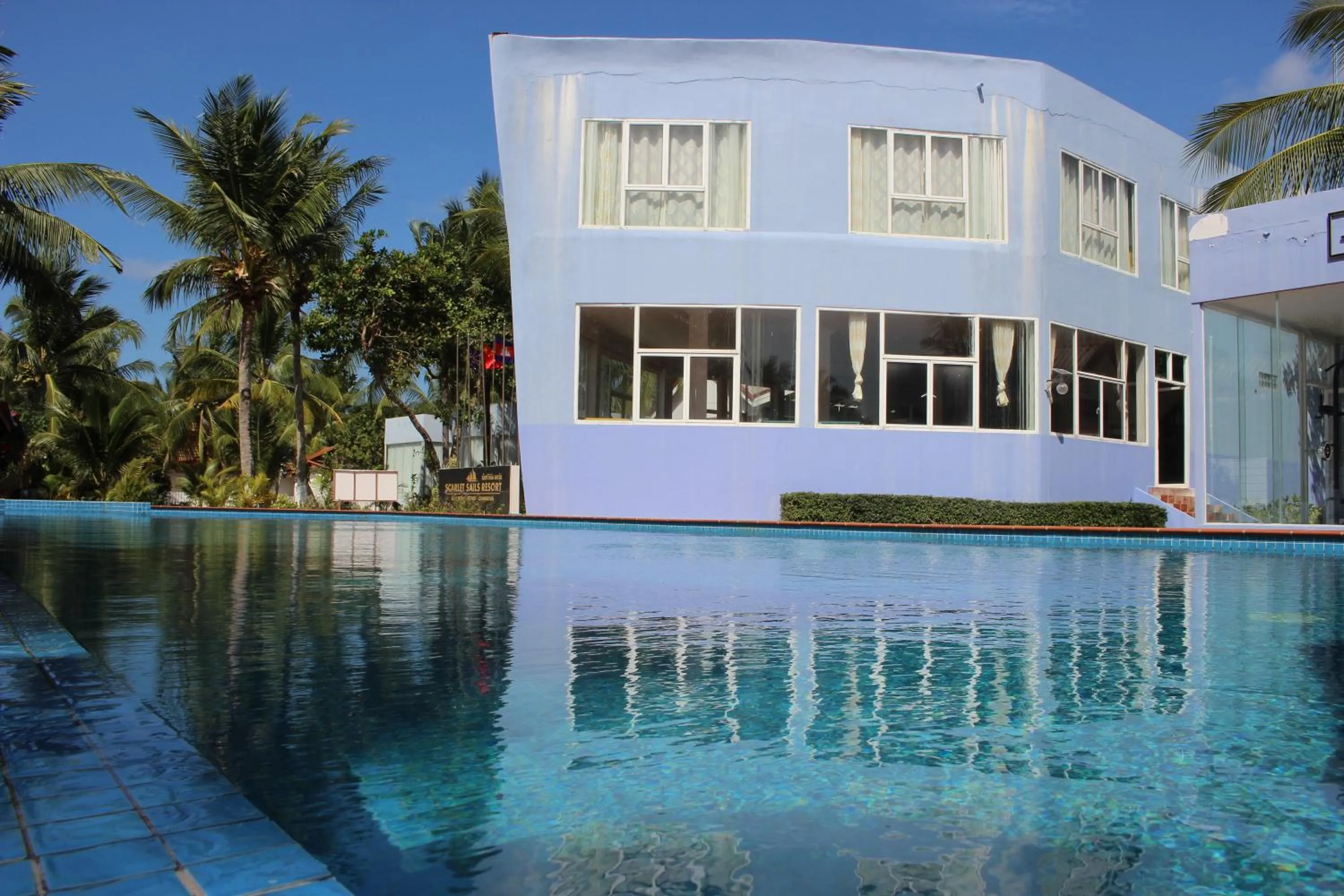 Swimming pool in Scarlet Sails Resort