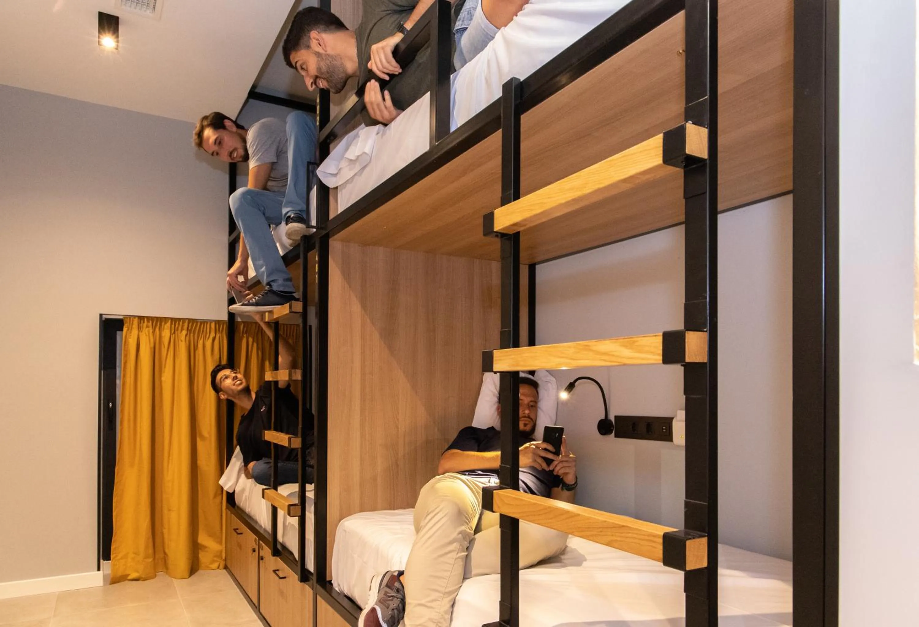 People, Bed in Petit Hostel La Latina