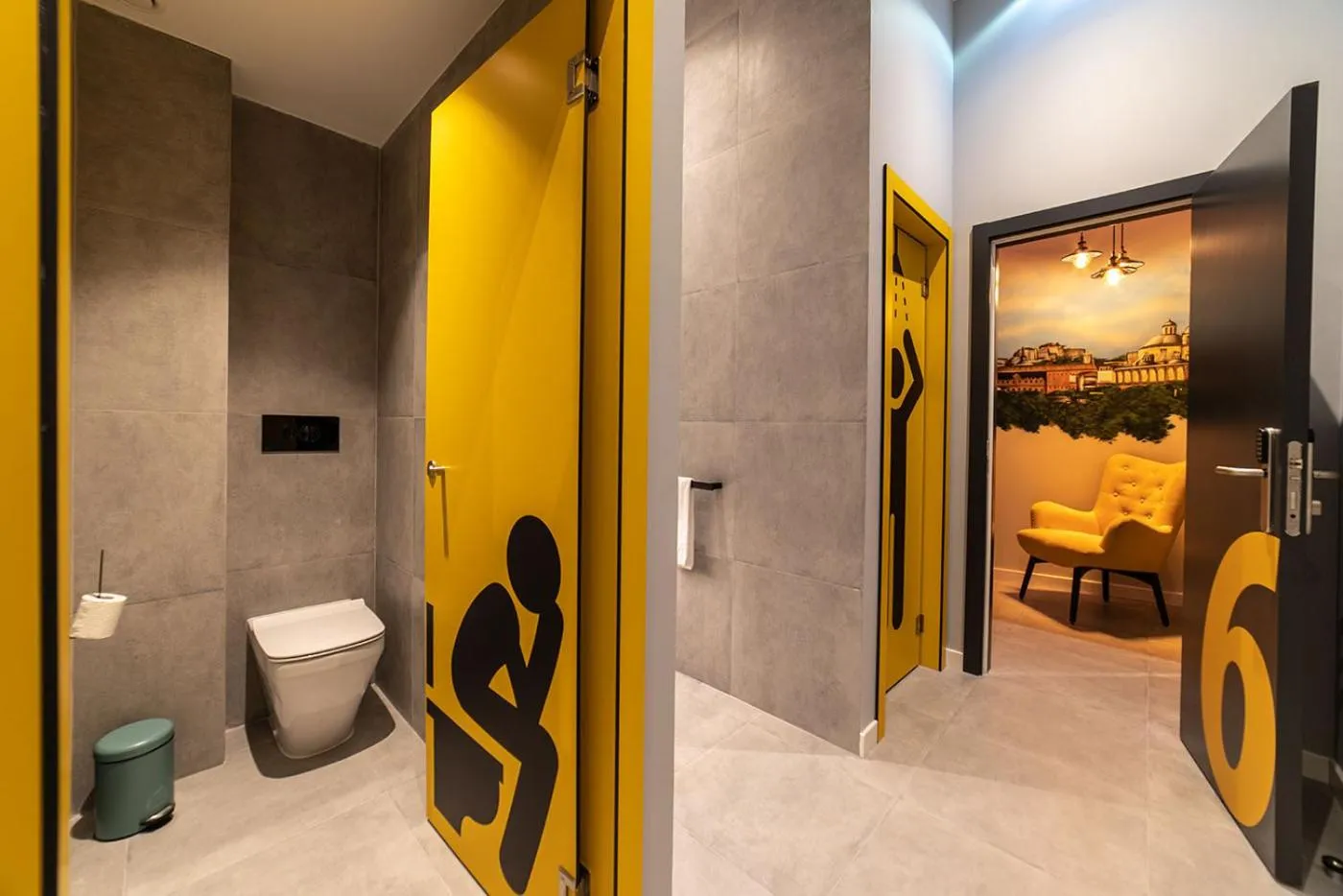 Bathroom, Bed in Petit Hostel La Latina