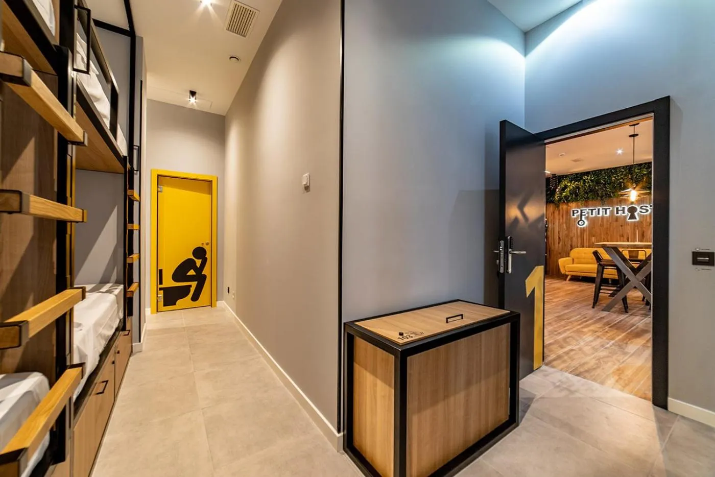 Photo of the whole room in Petit Hostel La Latina