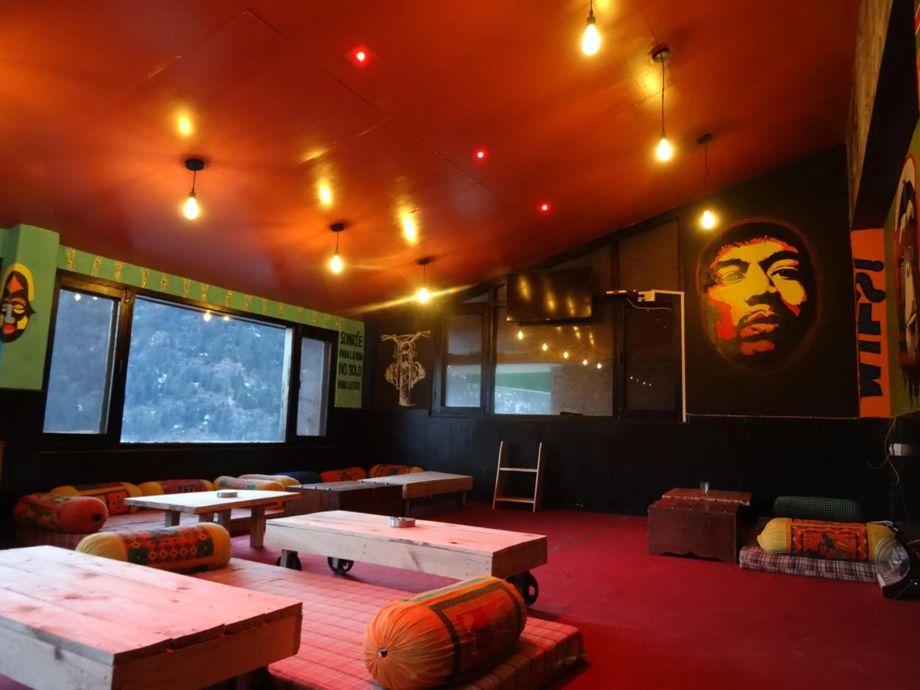 Nightclub / DJ in La Vaca India Manali