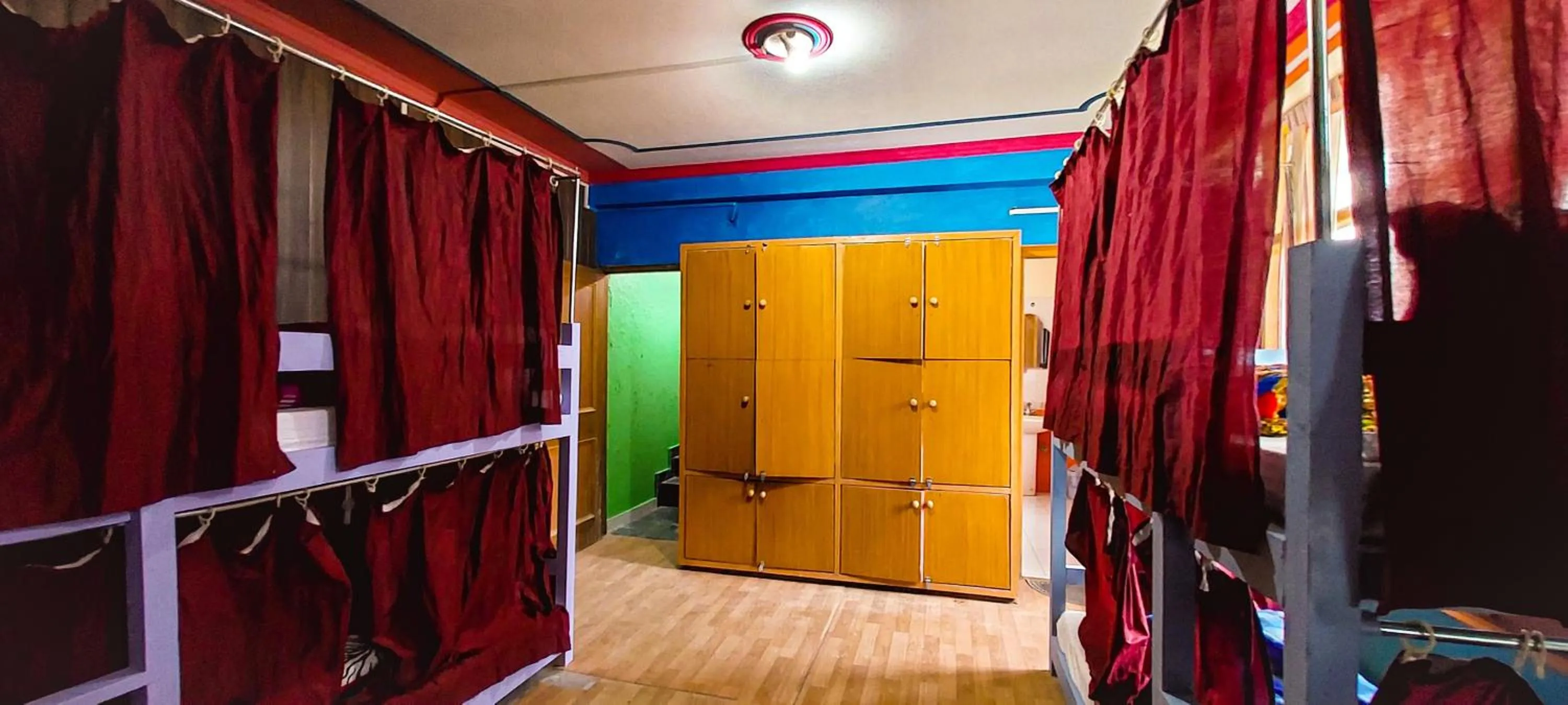 microwave in La Vaca India Manali