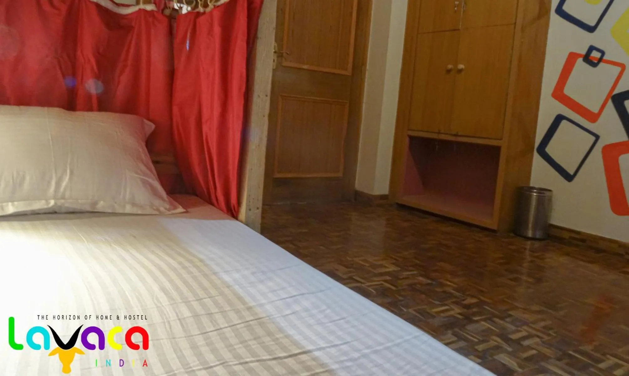 bunk bed, Bed in La Vaca India Manali