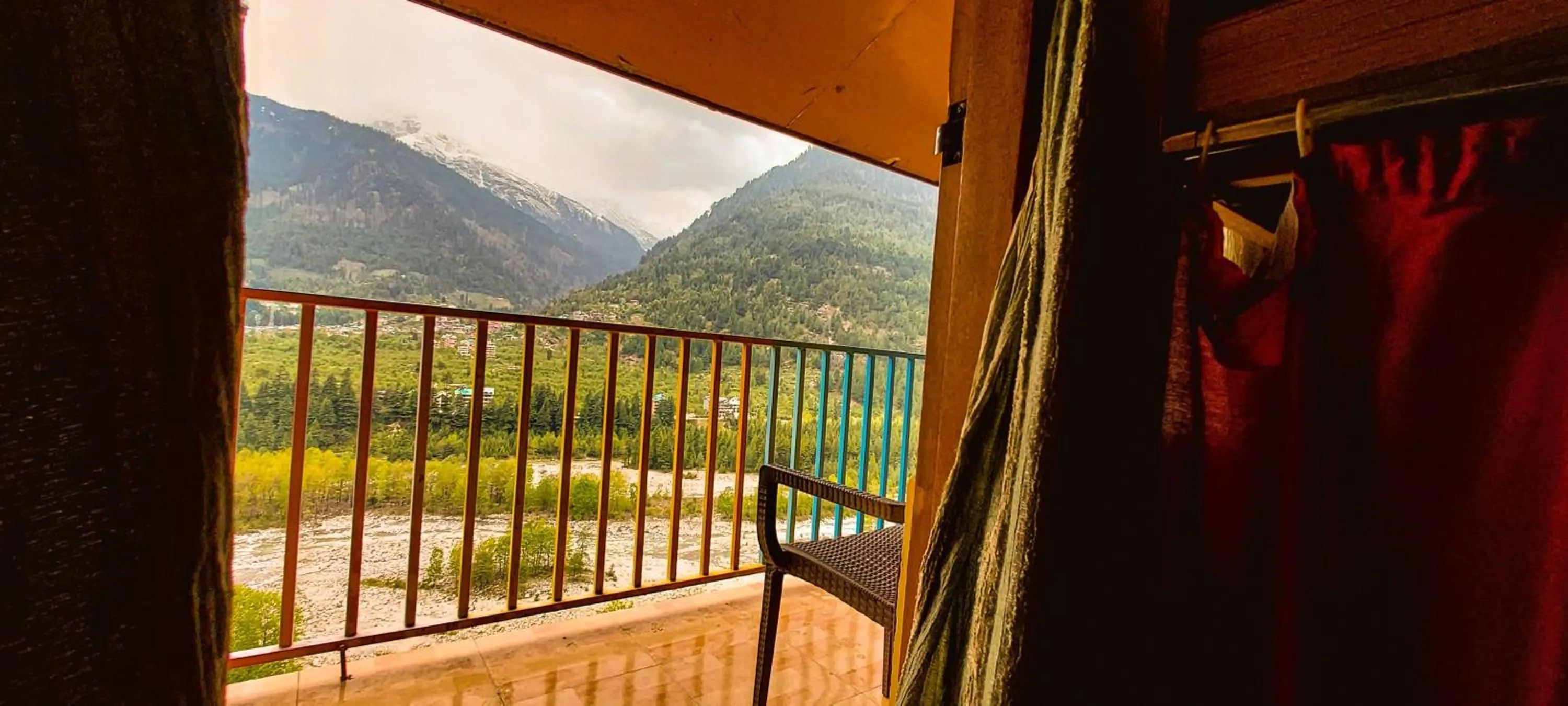 Day in La Vaca India Manali