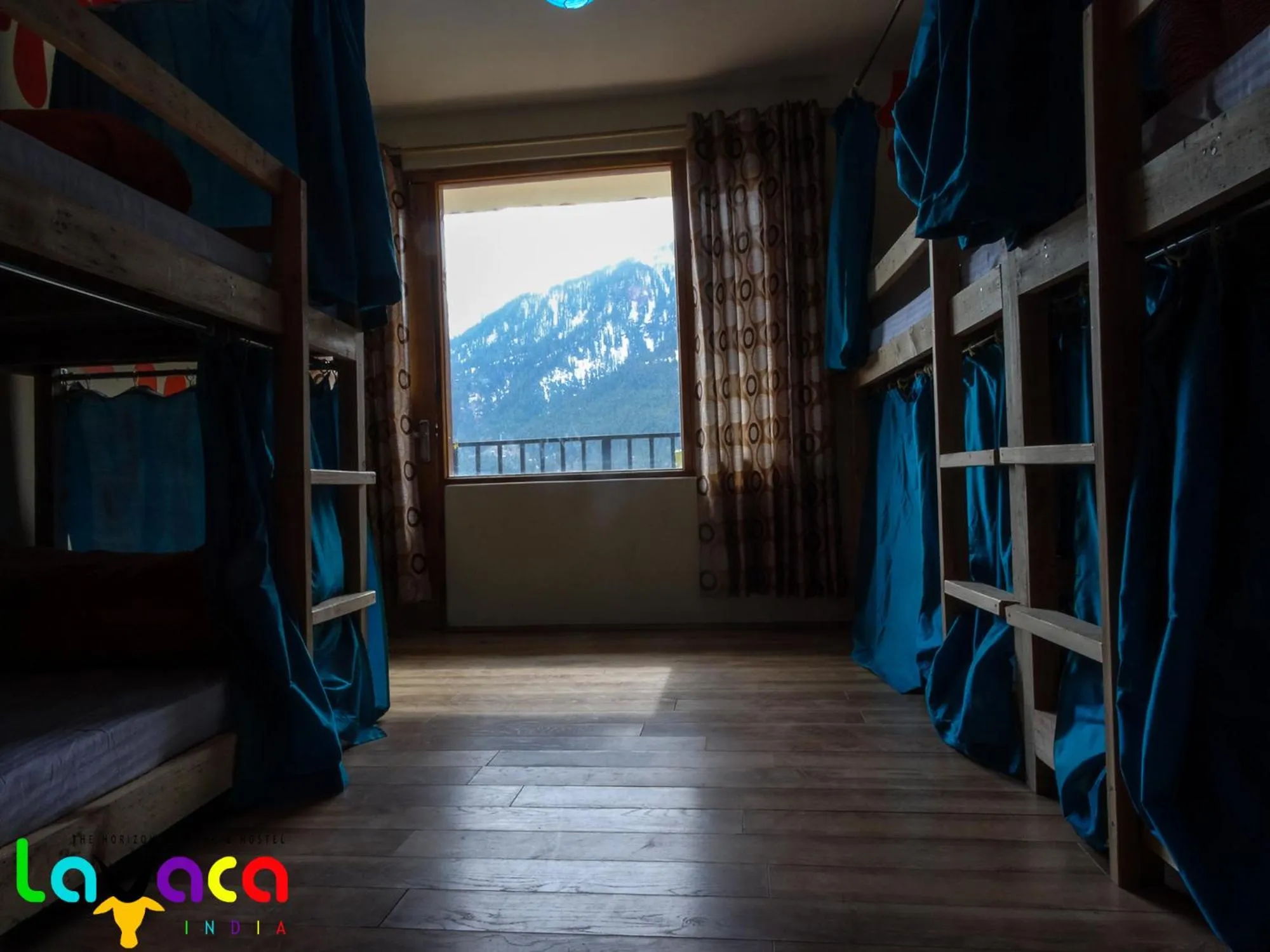 bunk bed in La Vaca India Manali