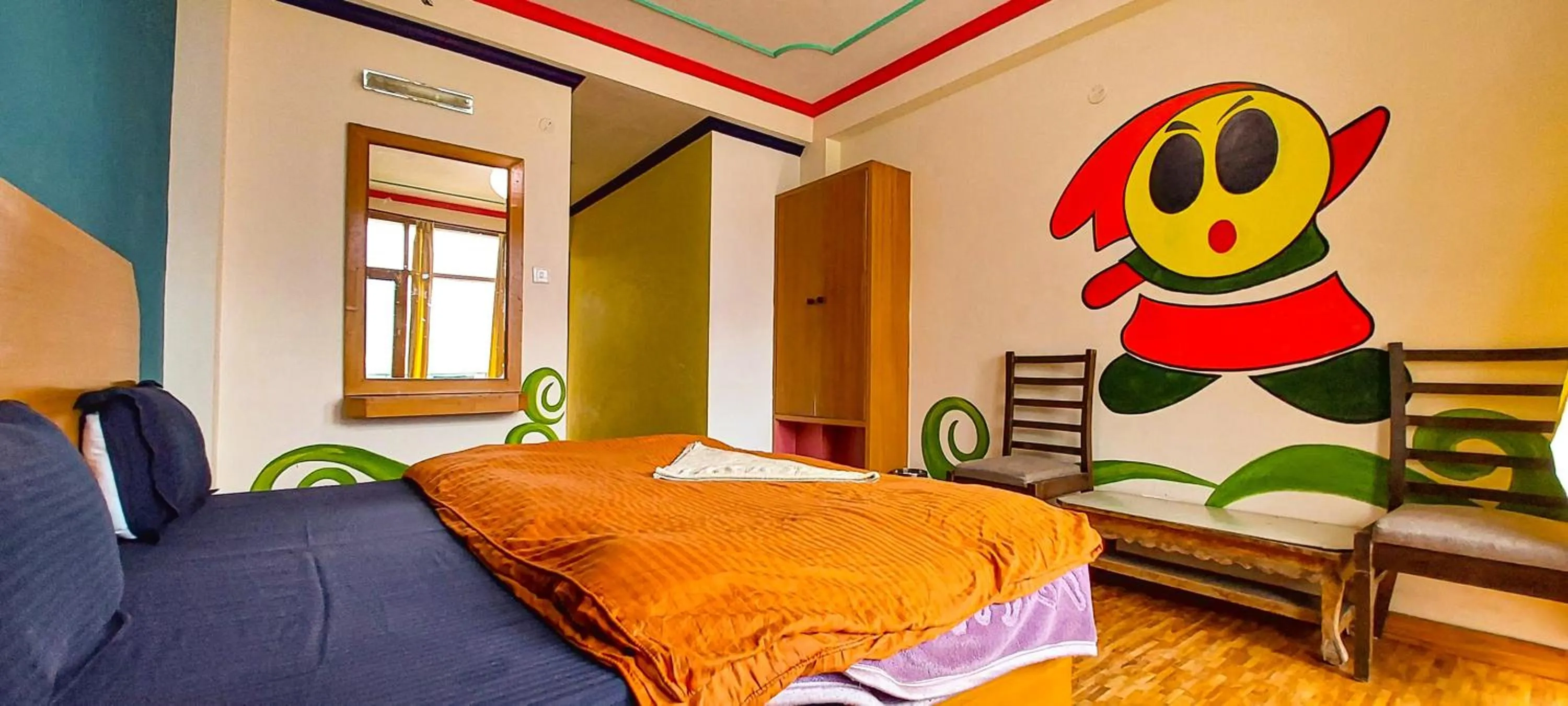 Bed in La Vaca India Manali