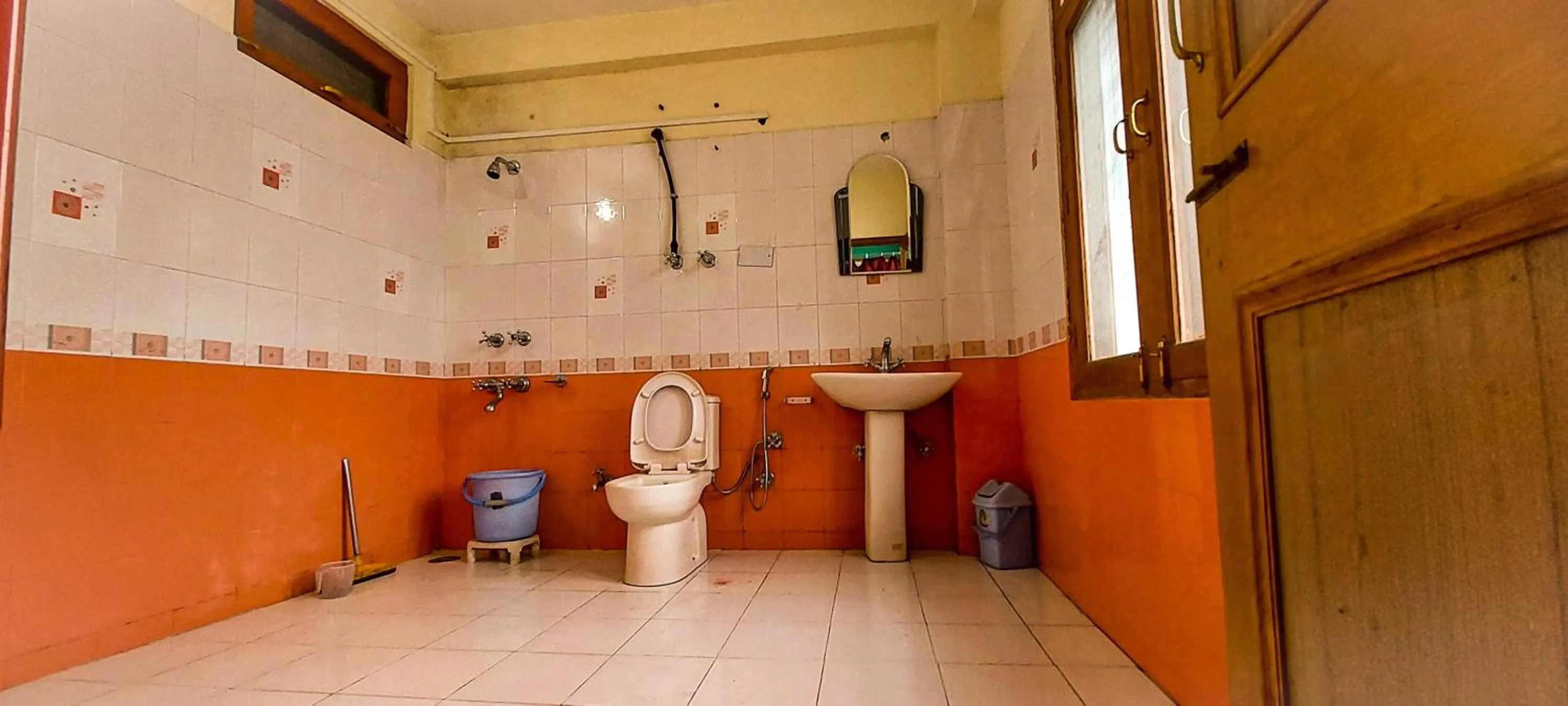 Toilet in La Vaca India Manali