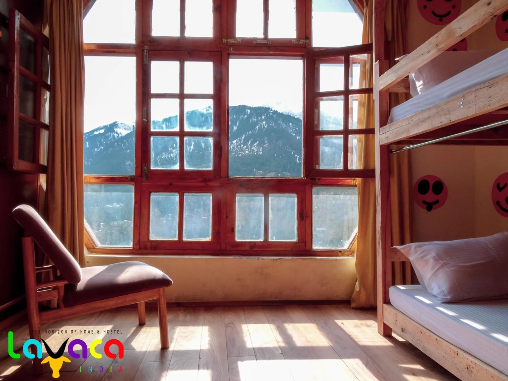 bunk bed in La Vaca India Manali