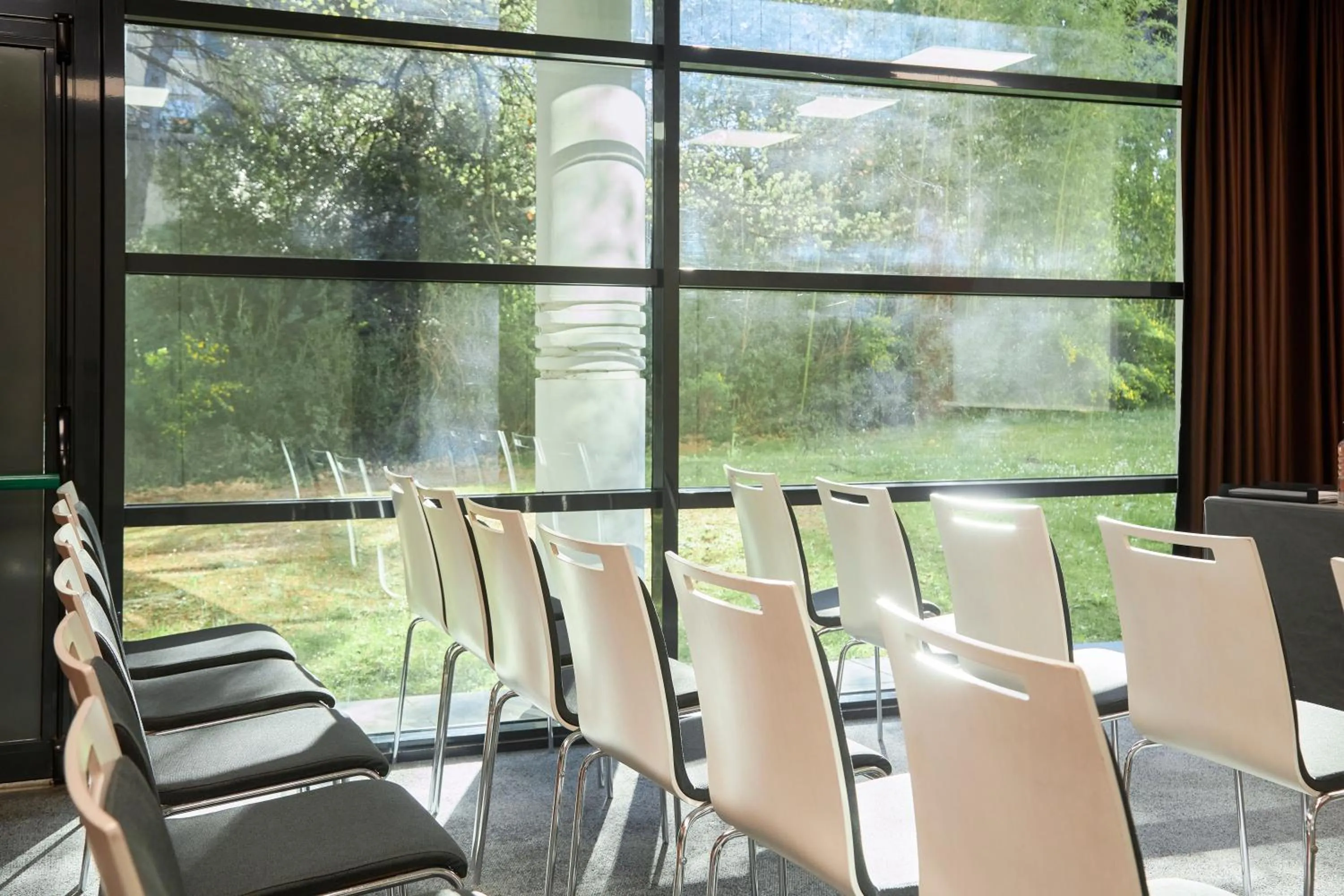 Business facilities in Mercure Aix-en-Provence La Duranne Gare TGV