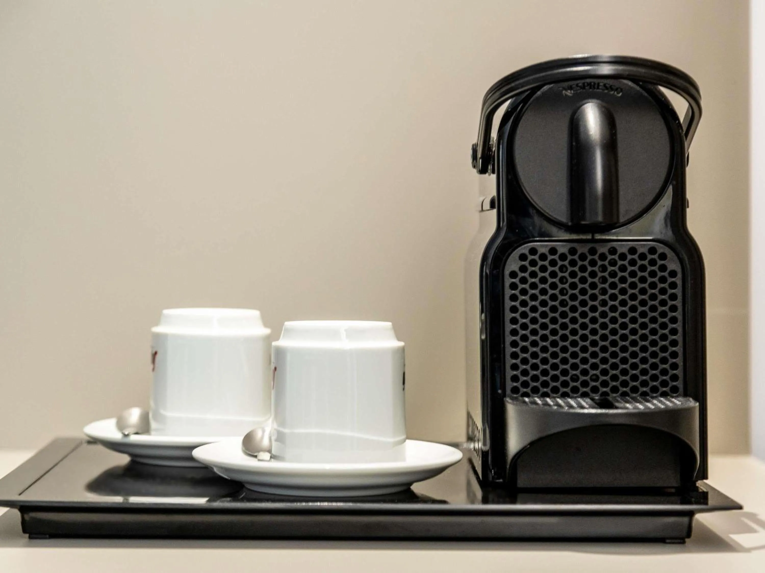 Bedroom in Mercure Aix-en-Provence La Duranne Gare TGV