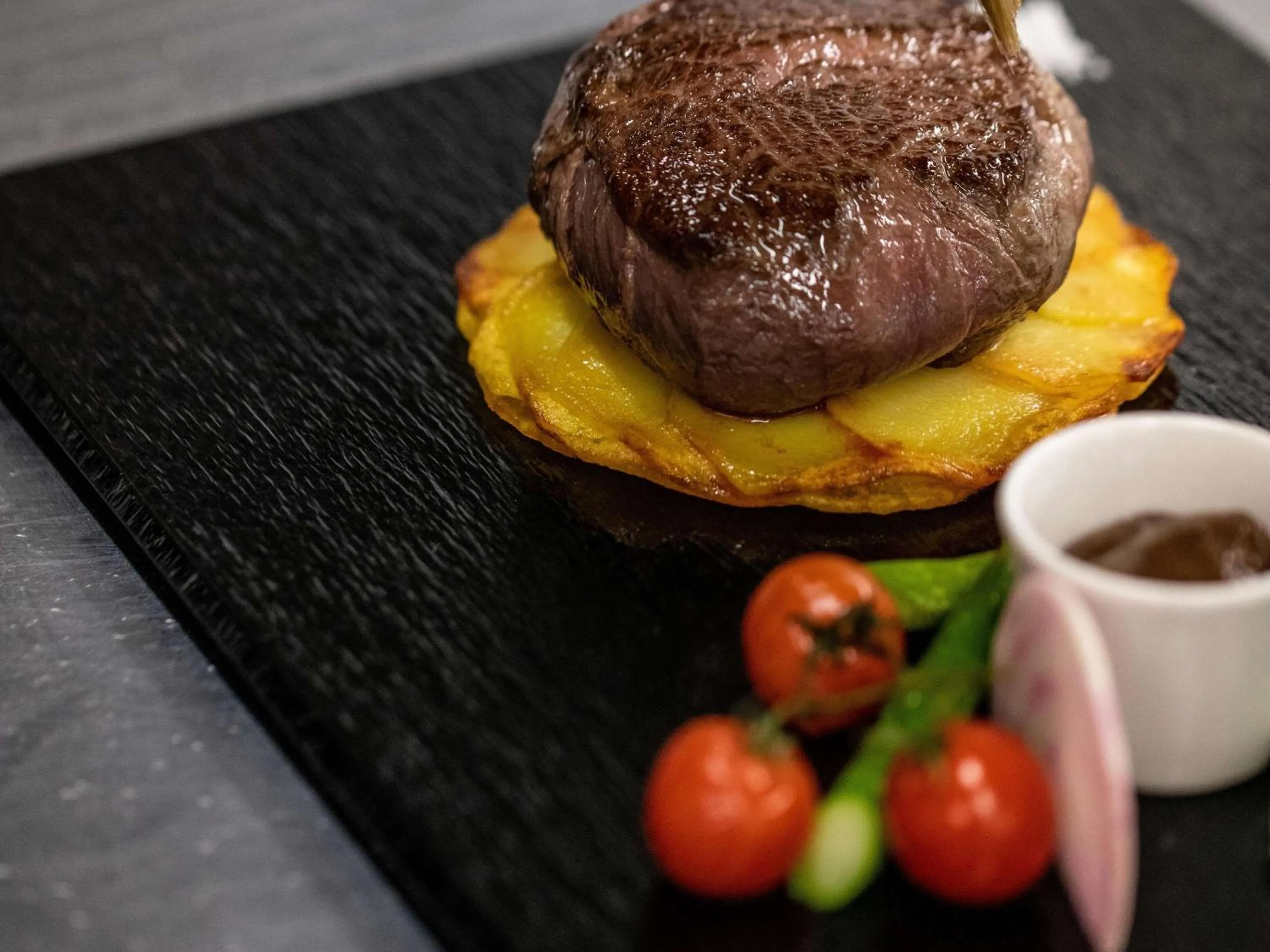 Restaurant/places to eat, Food in Best Western Hotel De Larbois