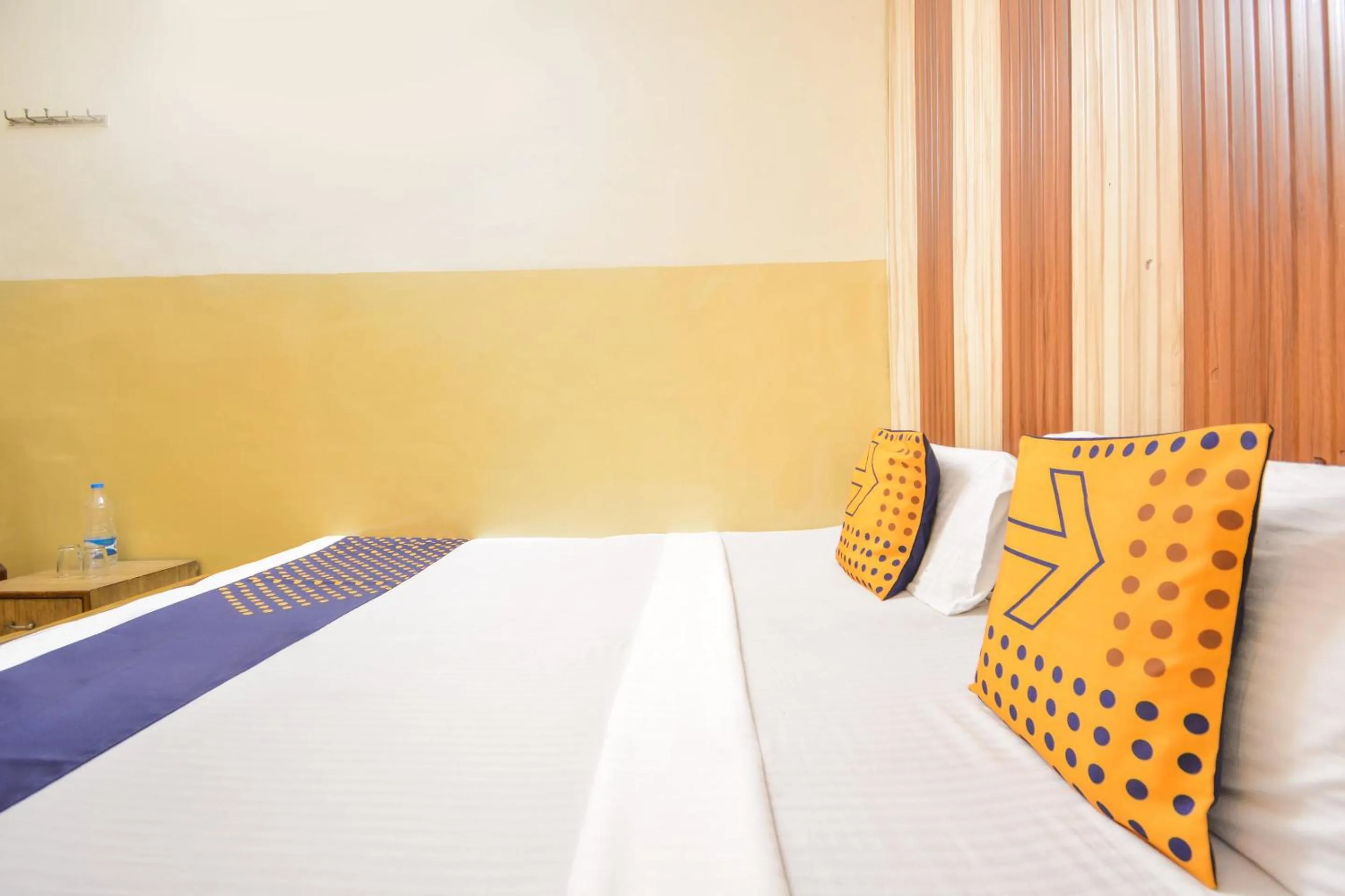 Bedroom, Bed in SPOT ON 36686 Hotel Om Shanti Palace