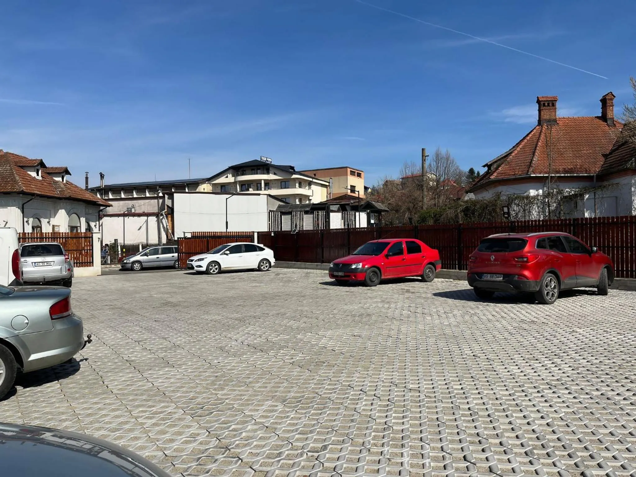 Parking in Hotel THR Center