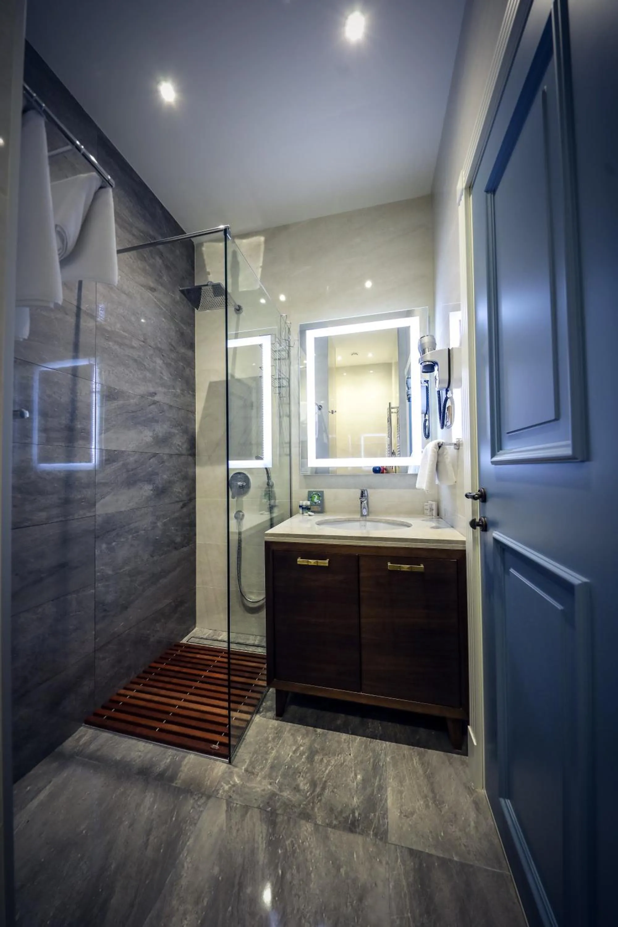 Shower in Hotel Centar No.1