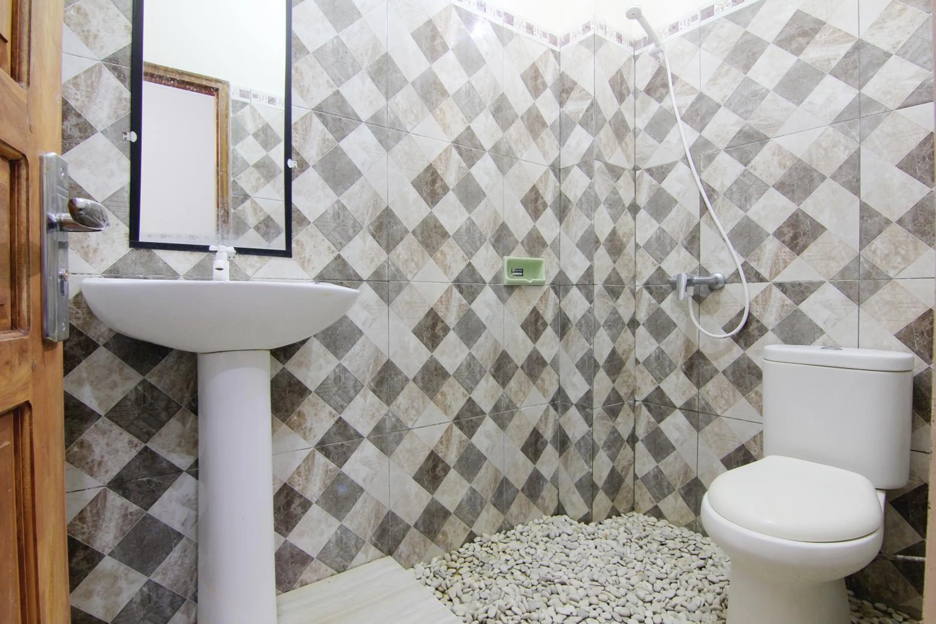 Toilet in Losmen Alden