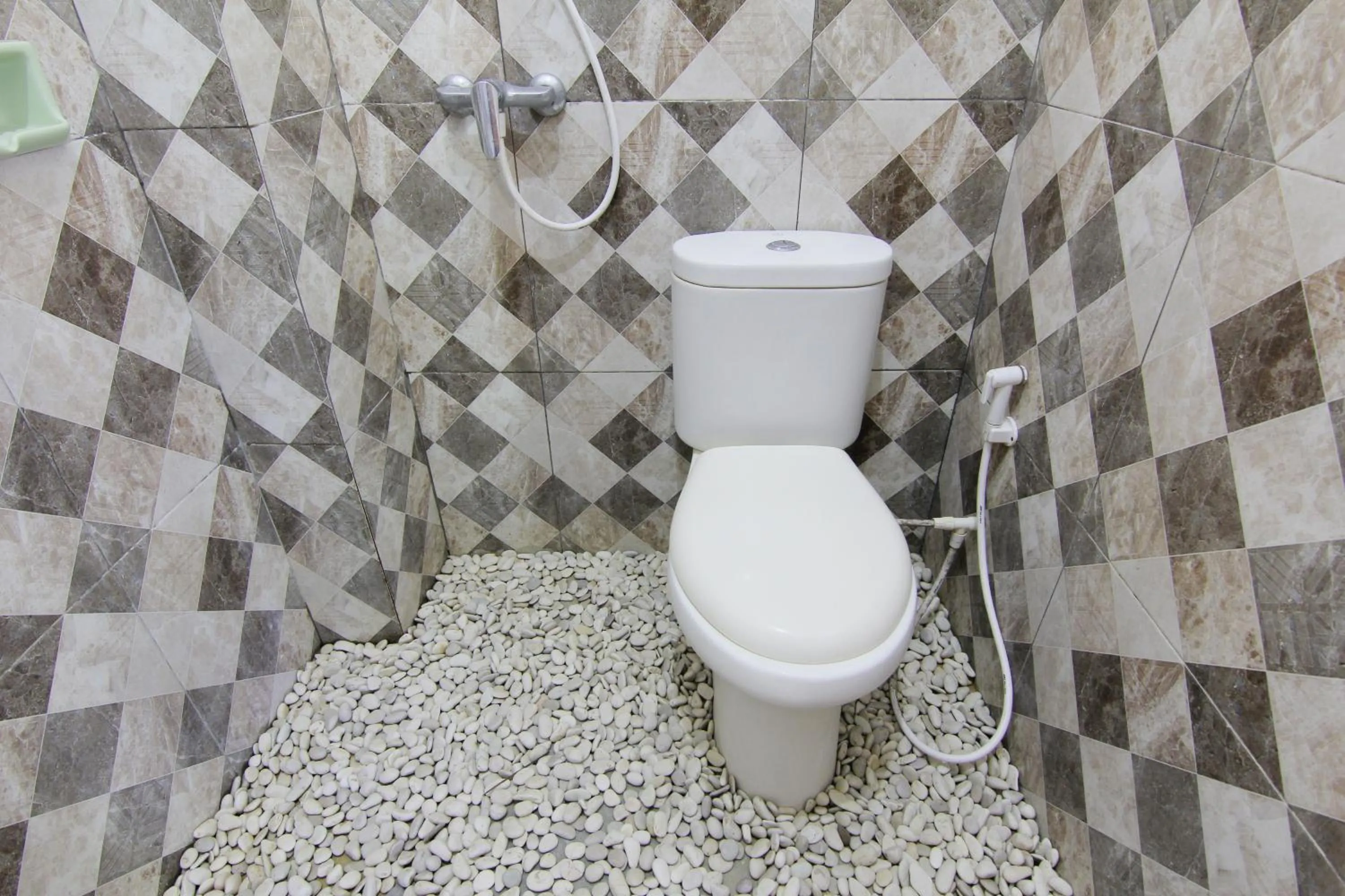 Toilet in Losmen Alden