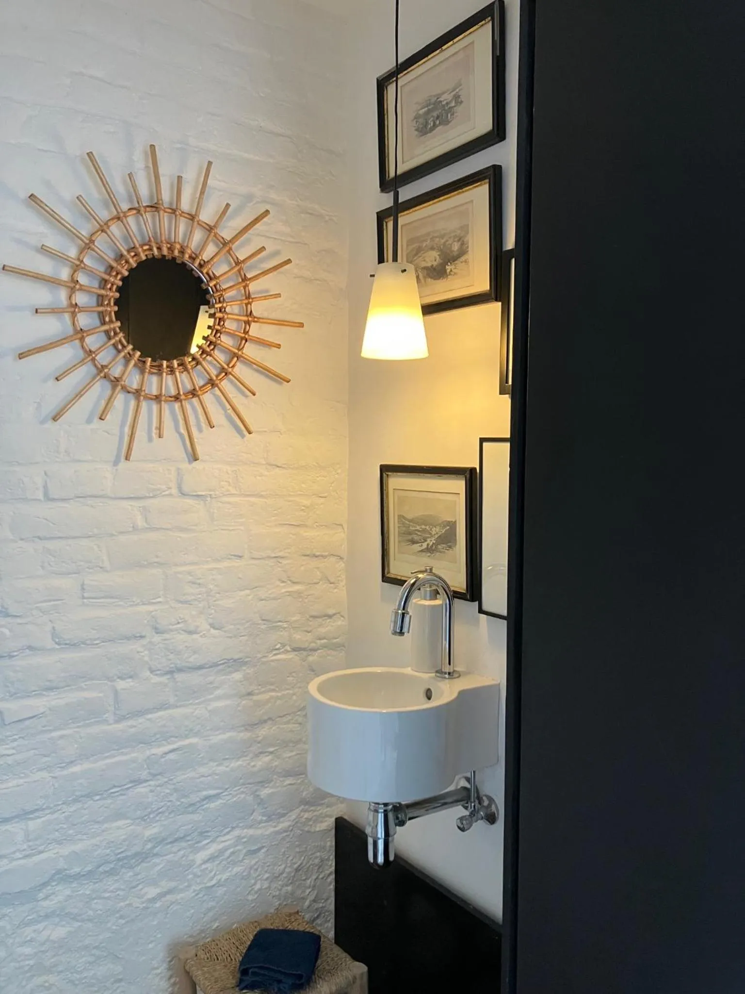 Toilet in B&B La Ruelle