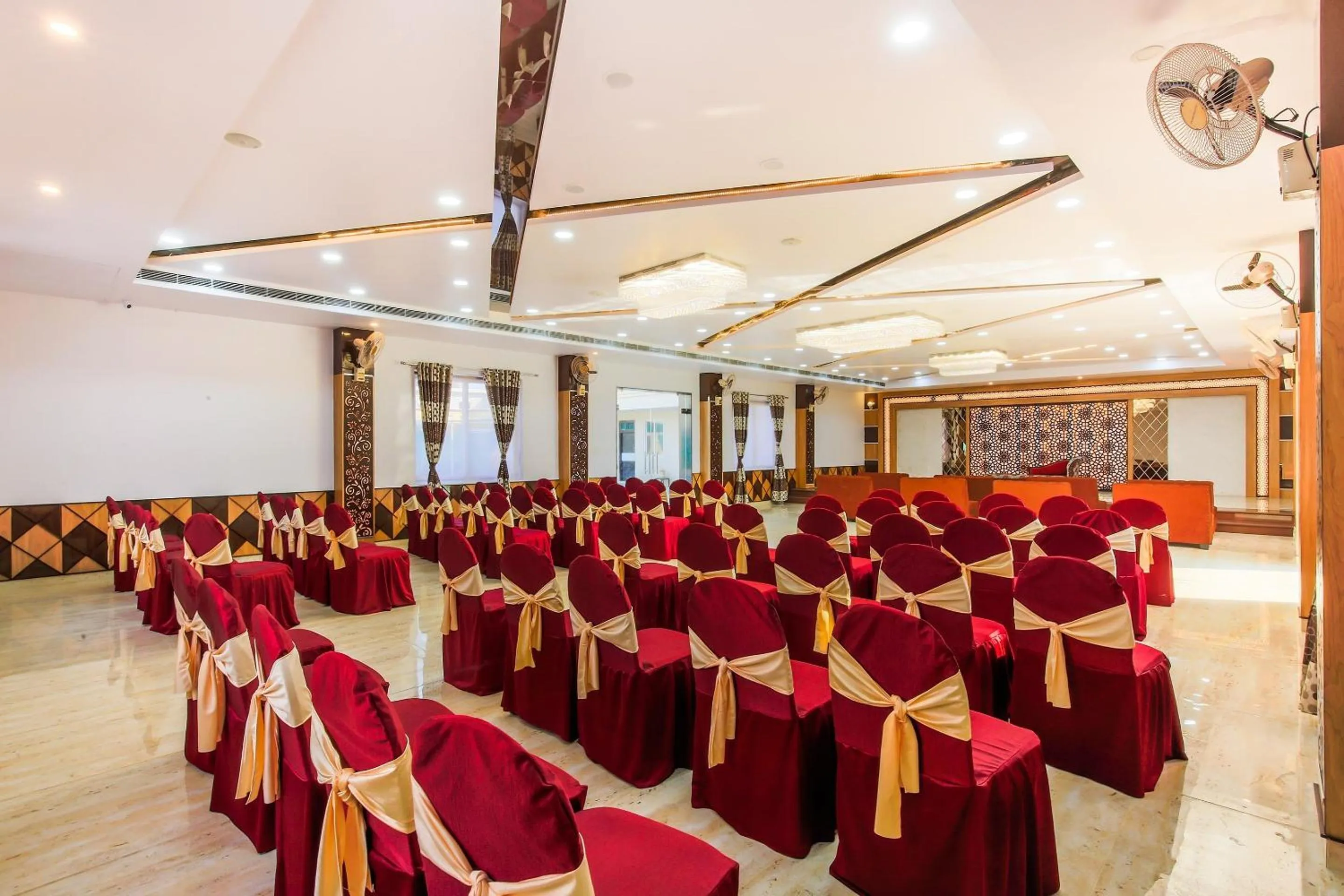 Banquet/Function facilities in Hotel O Vaibhav laxmi Paradise