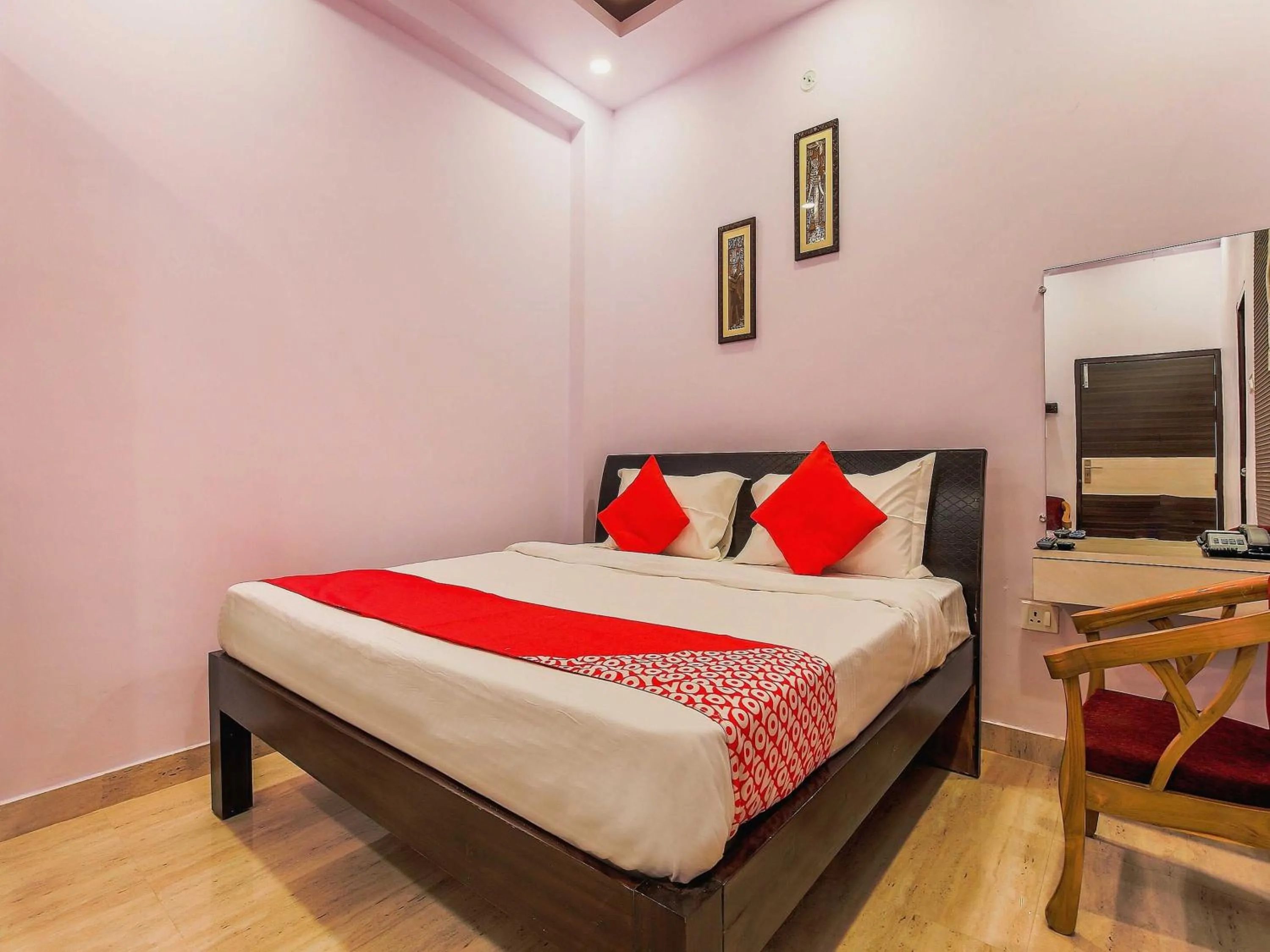 Bedroom, Bed in Hotel O Vaibhav laxmi Paradise