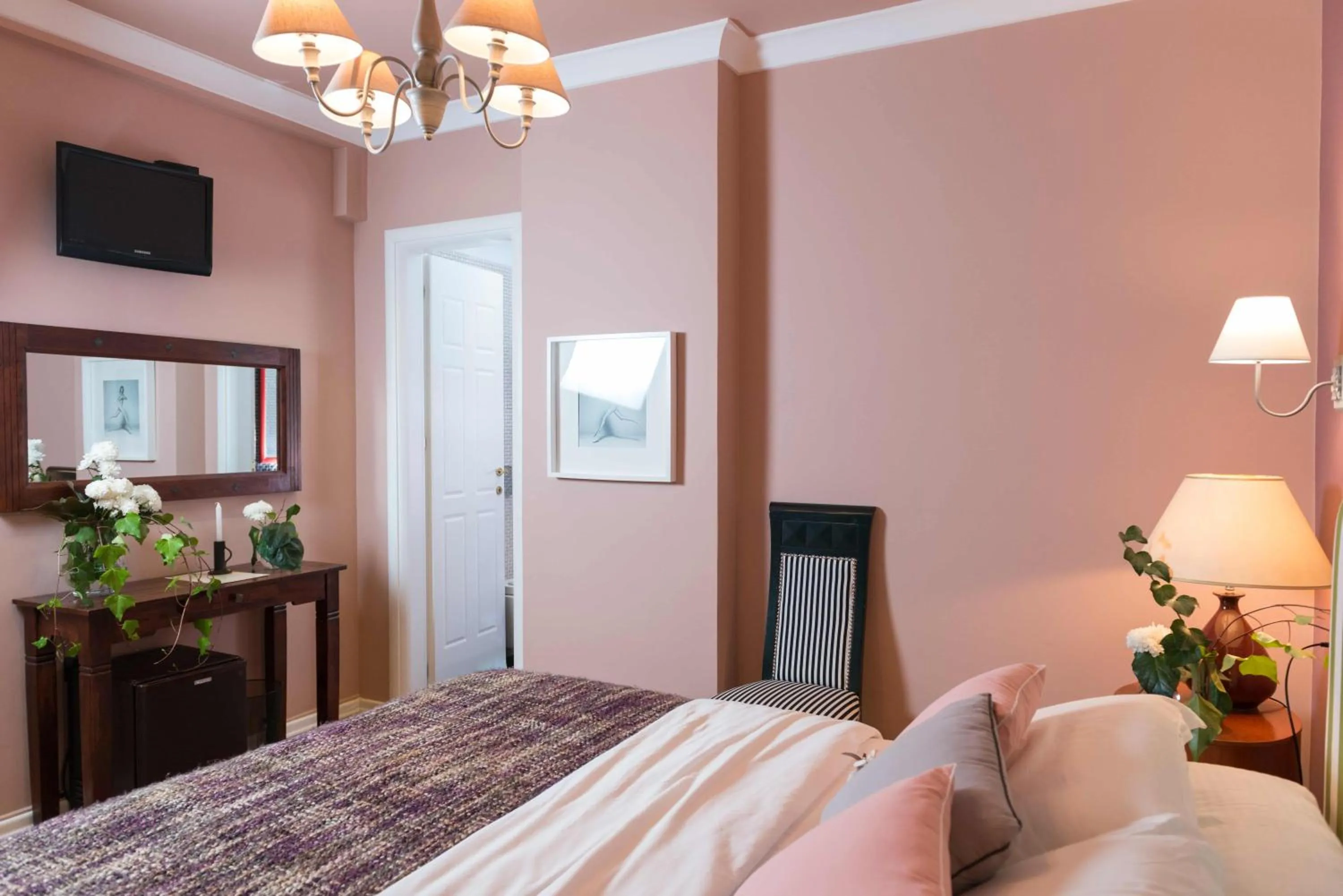 Bathroom, Bed in Areela Boutique Hotel