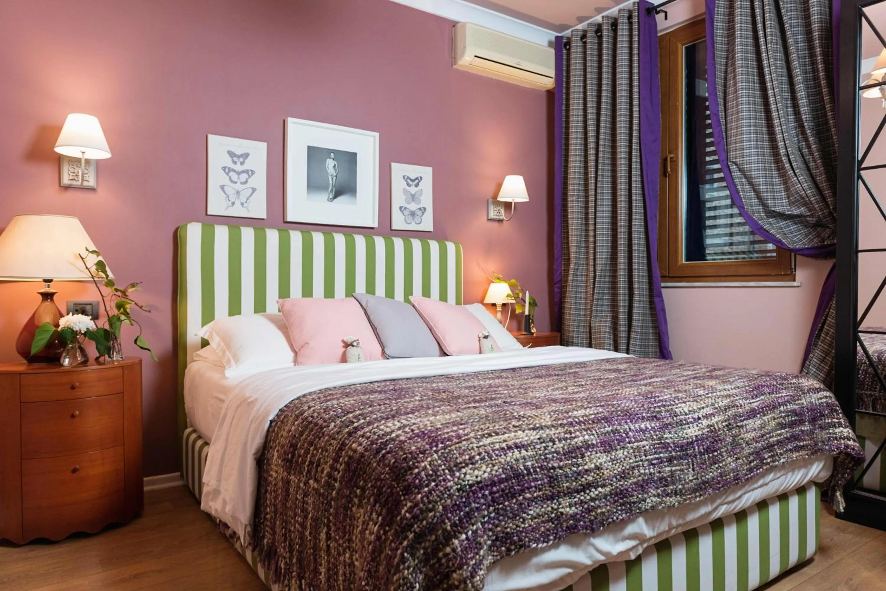 Photo of the whole room, Bed in Areela Boutique Hotel